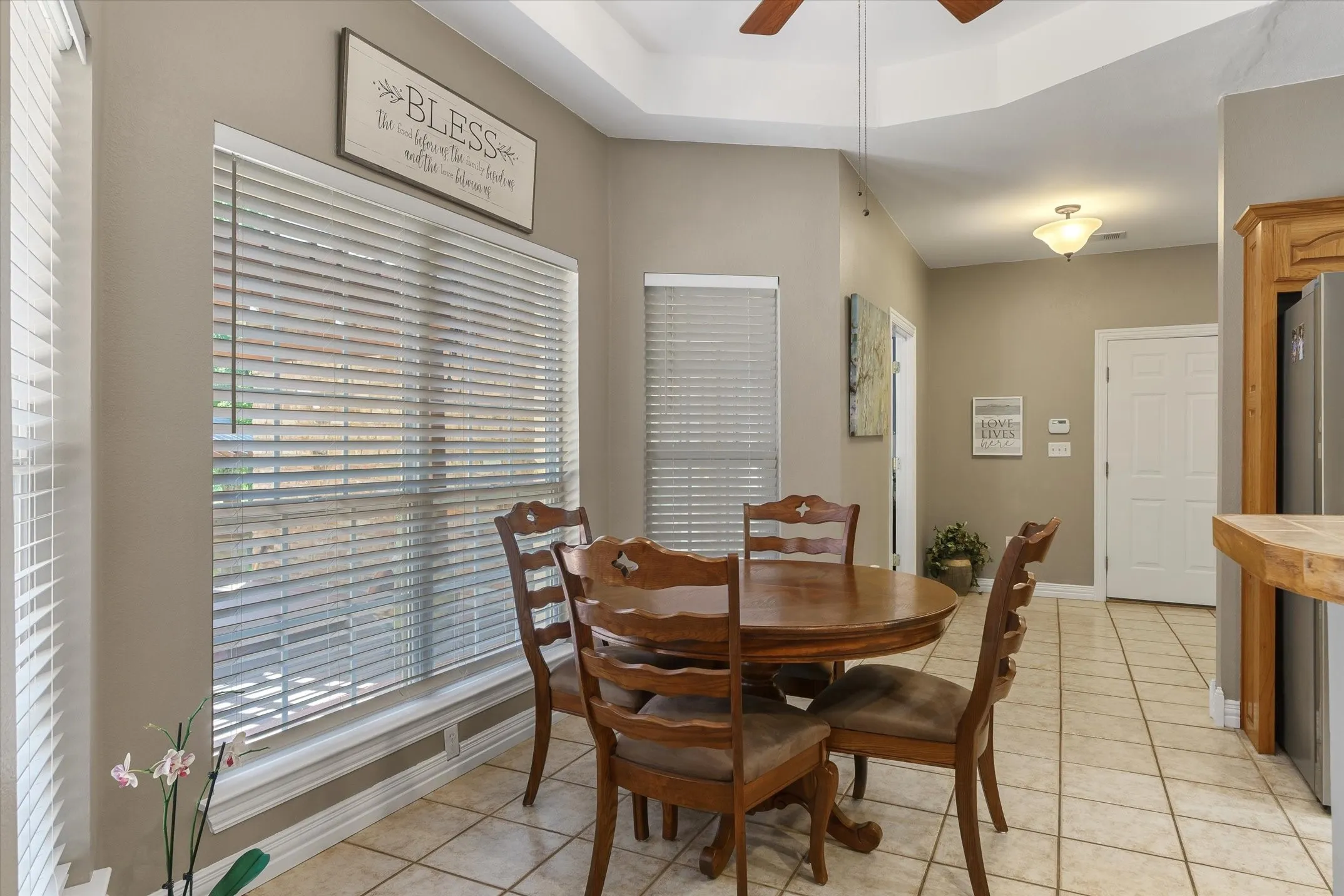 Single Family Residence For Sale in Van Zandt County , 1312 Vz County Road 2624, Wills Point, Texas 75169, 3 Bedroom, 4 Bathroom, 3 Garage spaces, 2,574 Sqft, built in 2000, mls#21364617, Real Estate Agent in Wills Point, Homes For Sale in Van Zandt county, Homes For Sale in Wills Point, Realtor in Wills Point Texas, Real Estate Brokerage Independent Realty Texas, Luminita Cordes Realtor