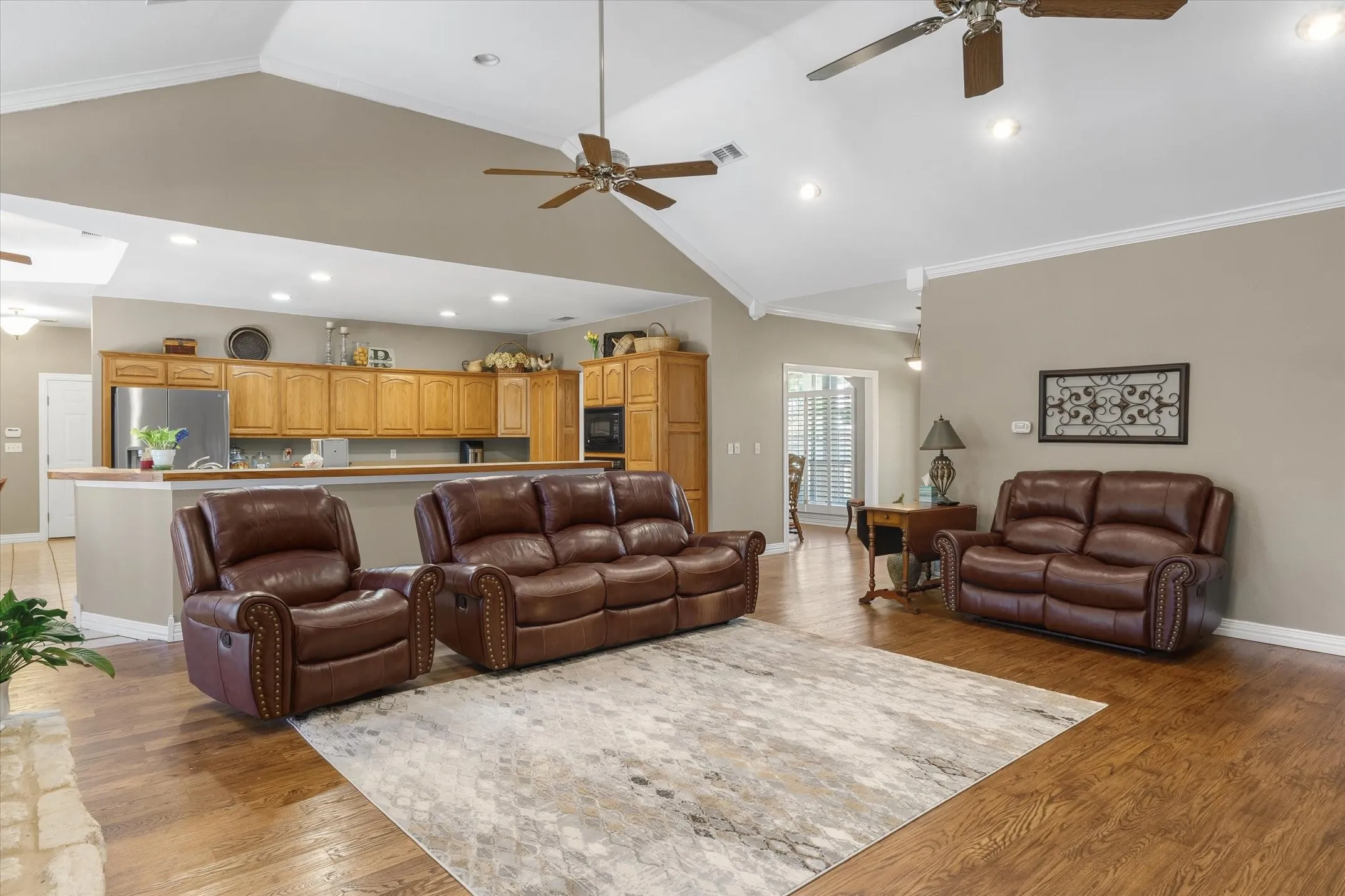 Single Family Residence For Sale in Van Zandt County , 1312 Vz County Road 2624, Wills Point, Texas 75169, 3 Bedroom, 4 Bathroom, 3 Garage spaces, 2,574 Sqft, built in 2000, mls#21364617, Real Estate Agent in Wills Point, Homes For Sale in Van Zandt county, Homes For Sale in Wills Point, Realtor in Wills Point Texas, Real Estate Brokerage Independent Realty Texas, Luminita Cordes Realtor