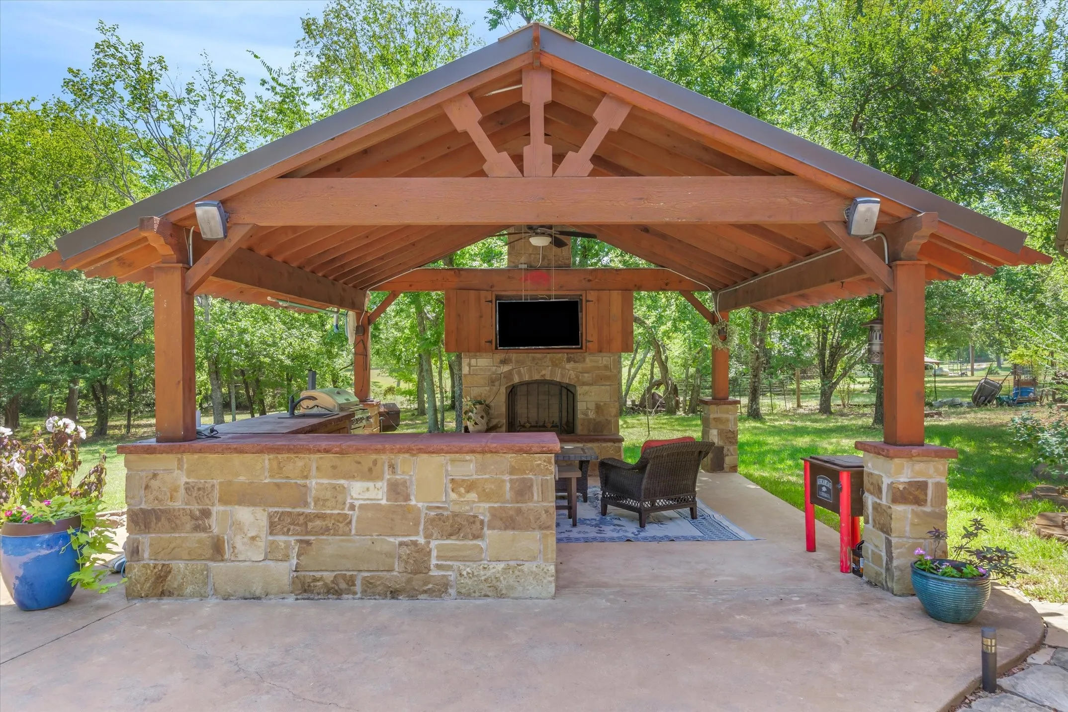 Single Family Residence For Sale in Van Zandt County , 1312 Vz County Road 2624, Wills Point, Texas 75169, 3 Bedroom, 4 Bathroom, 3 Garage spaces, 2,574 Sqft, built in 2000, mls#21364617, Real Estate Agent in Wills Point, Homes For Sale in Van Zandt county, Homes For Sale in Wills Point, Realtor in Wills Point Texas, Real Estate Brokerage Independent Realty Texas, Luminita Cordes Realtor