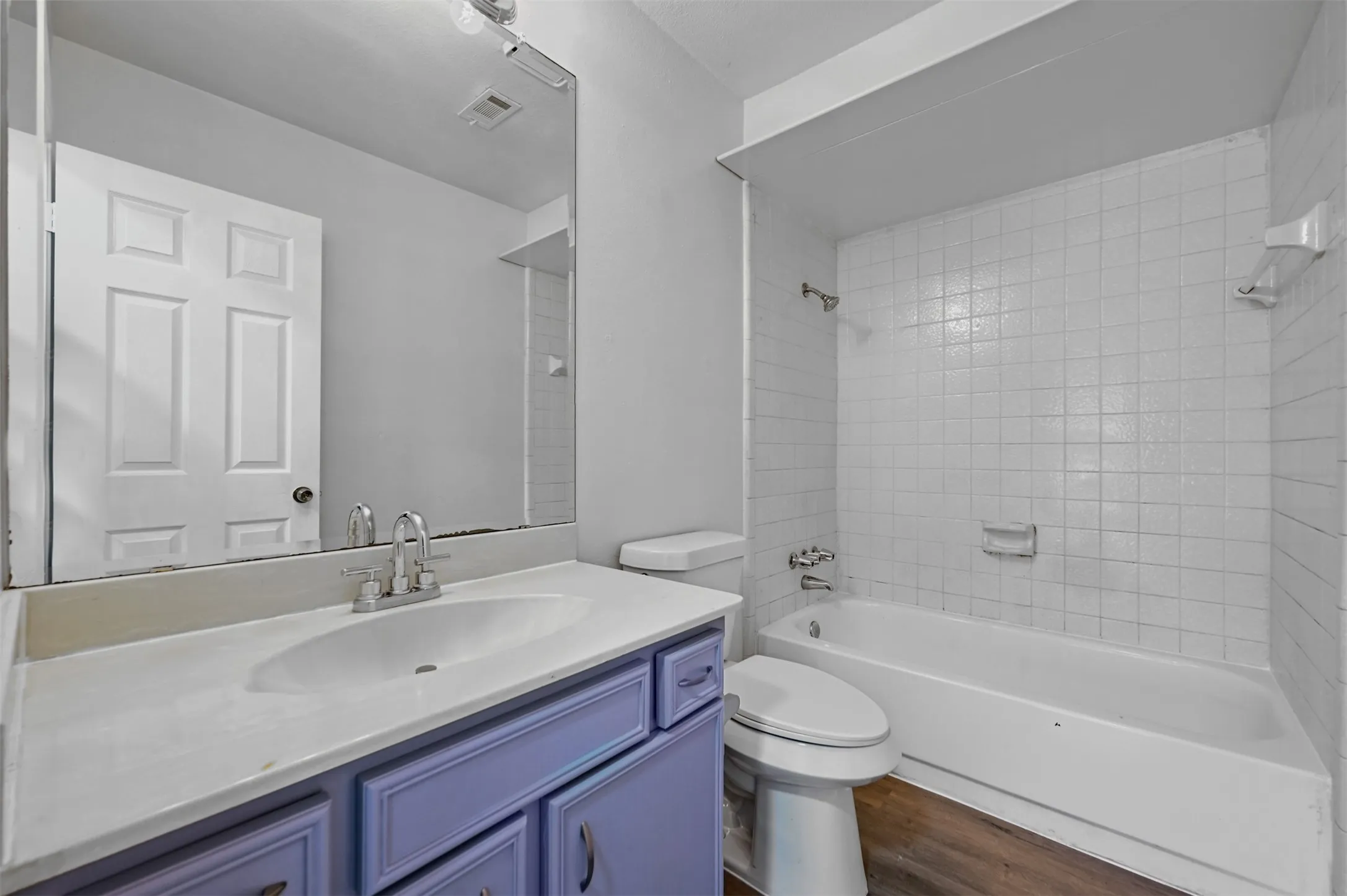 Duplex For Rent in Denton County , 522 Hunters Glen Street, Lewisville, Texas 75067, 3 Bedroom, 2 Bathroom, Garage spaces, 1,469 Sqft, built in 1983, mls#21364629, Real Estate Agent in Lewisville, Homes For Rent in Denton county, Homes For Rent in Lewisville, Realtor in Lewisville Texas, Real Estate Brokerage Independent Realty Texas, Luminita Cordes Realtor