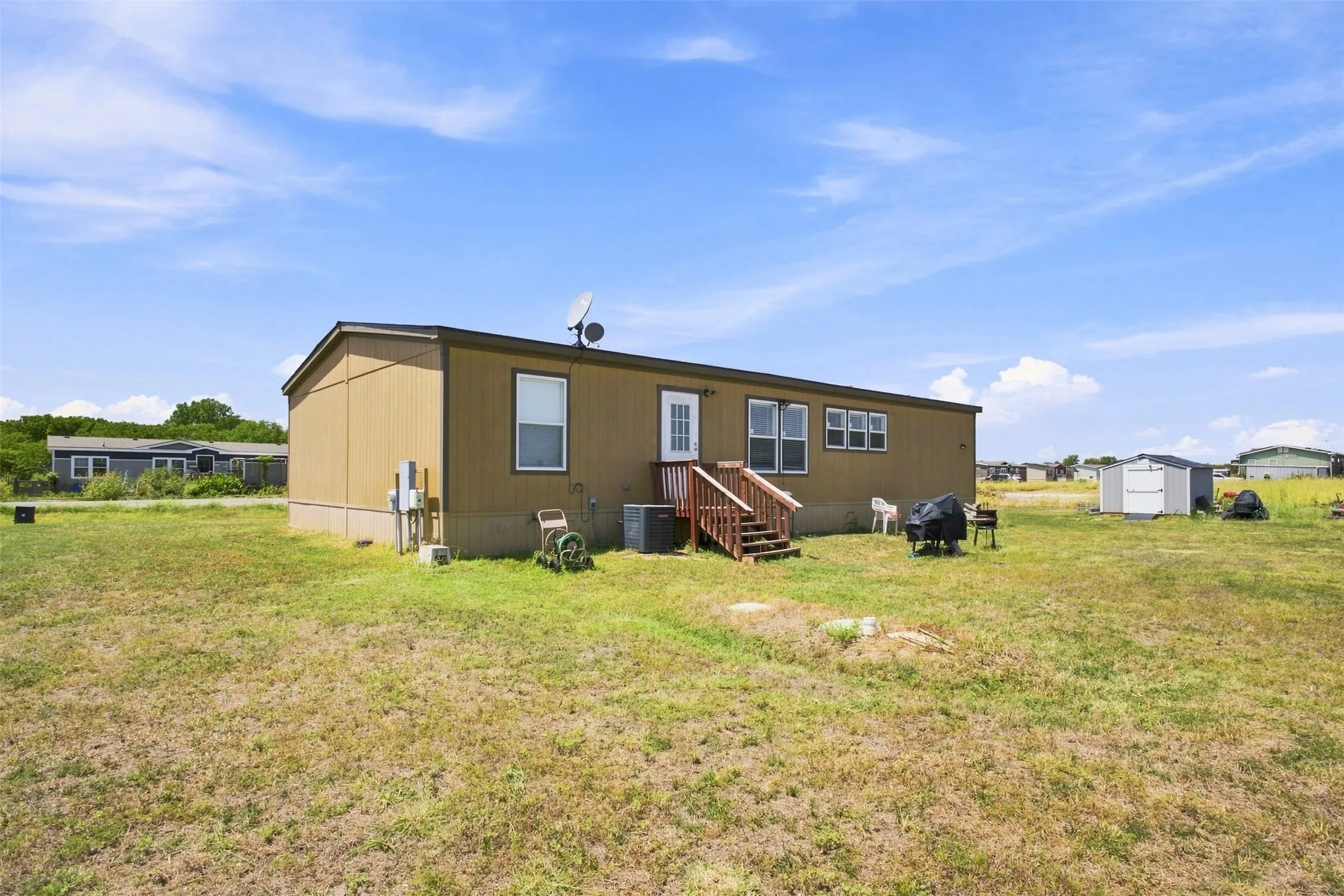 Mobile Home For Sale in Denton County , 120 Granite Drive, Ponder, Texas 76259, 3 Bedroom, 2 Bathroom, Garage spaces, 1,792 Sqft, built in 2021, mls#21364638, Real Estate Agent in Ponder, Homes For Sale in Denton county, Homes For Sale in Ponder, Realtor in Ponder Texas, Real Estate Brokerage Independent Realty Texas, Luminita Cordes Realtor