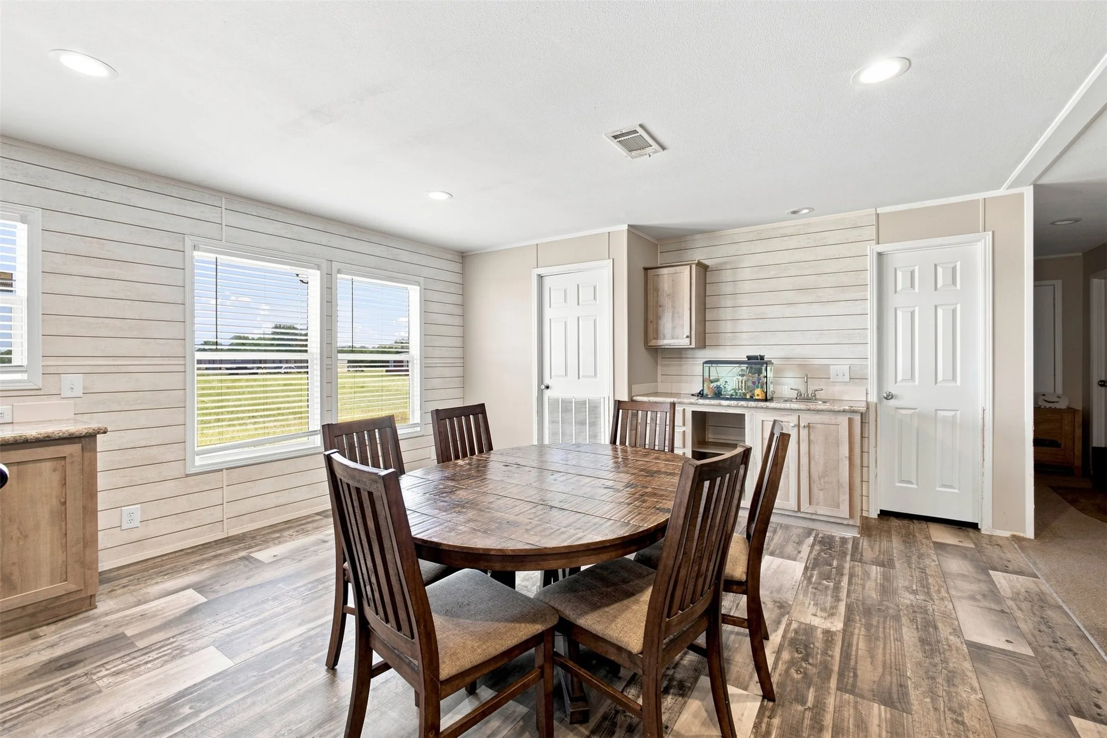 Mobile Home For Sale in Denton County , 120 Granite Drive, Ponder, Texas 76259, 3 Bedroom, 2 Bathroom, Garage spaces, 1,792 Sqft, built in 2021, mls#21364638, Real Estate Agent in Ponder, Homes For Sale in Denton county, Homes For Sale in Ponder, Realtor in Ponder Texas, Real Estate Brokerage Independent Realty Texas, Luminita Cordes Realtor