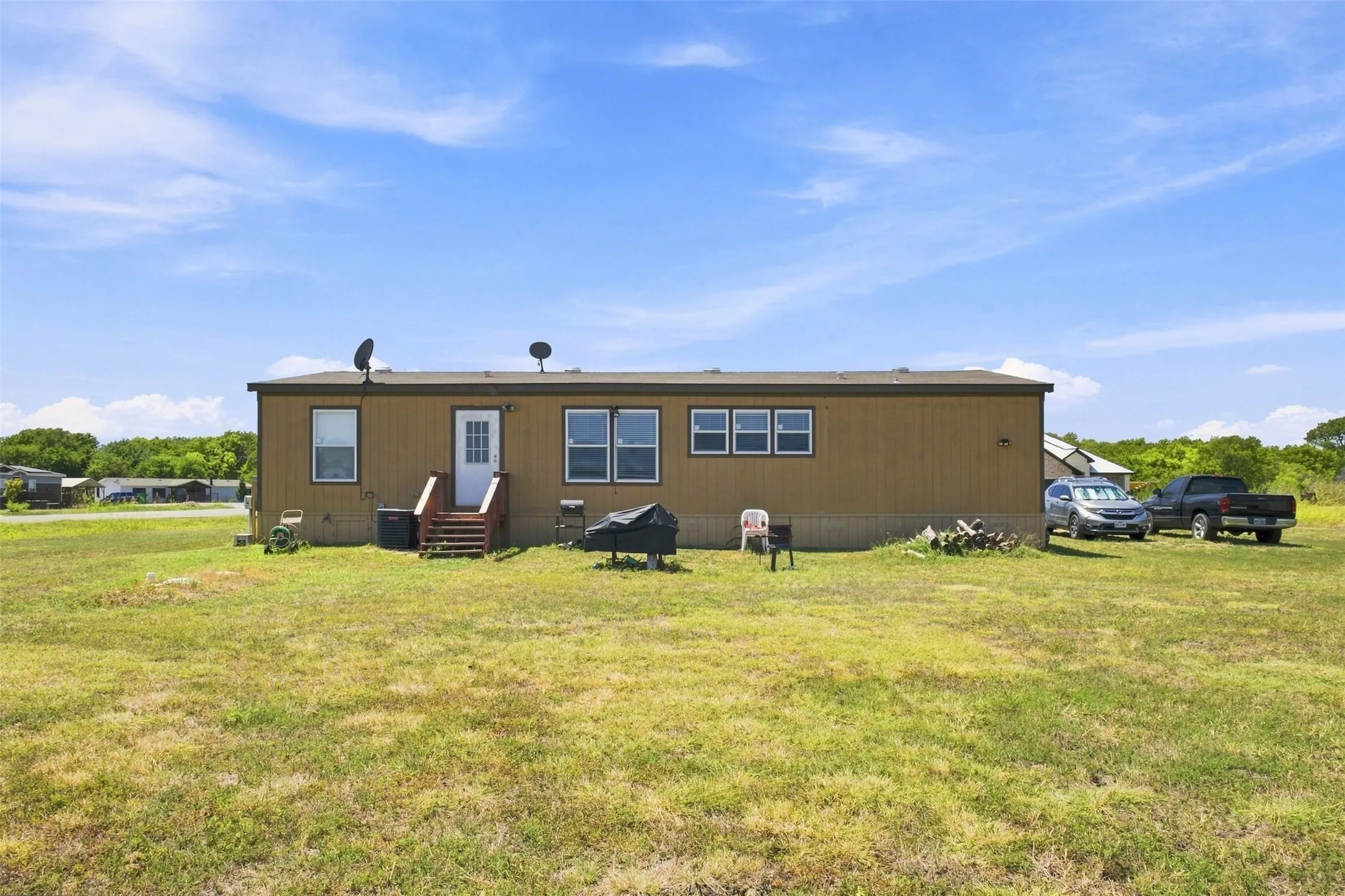 Mobile Home For Sale in Denton County , 120 Granite Drive, Ponder, Texas 76259, 3 Bedroom, 2 Bathroom, Garage spaces, 1,792 Sqft, built in 2021, mls#21364638, Real Estate Agent in Ponder, Homes For Sale in Denton county, Homes For Sale in Ponder, Realtor in Ponder Texas, Real Estate Brokerage Independent Realty Texas, Luminita Cordes Realtor