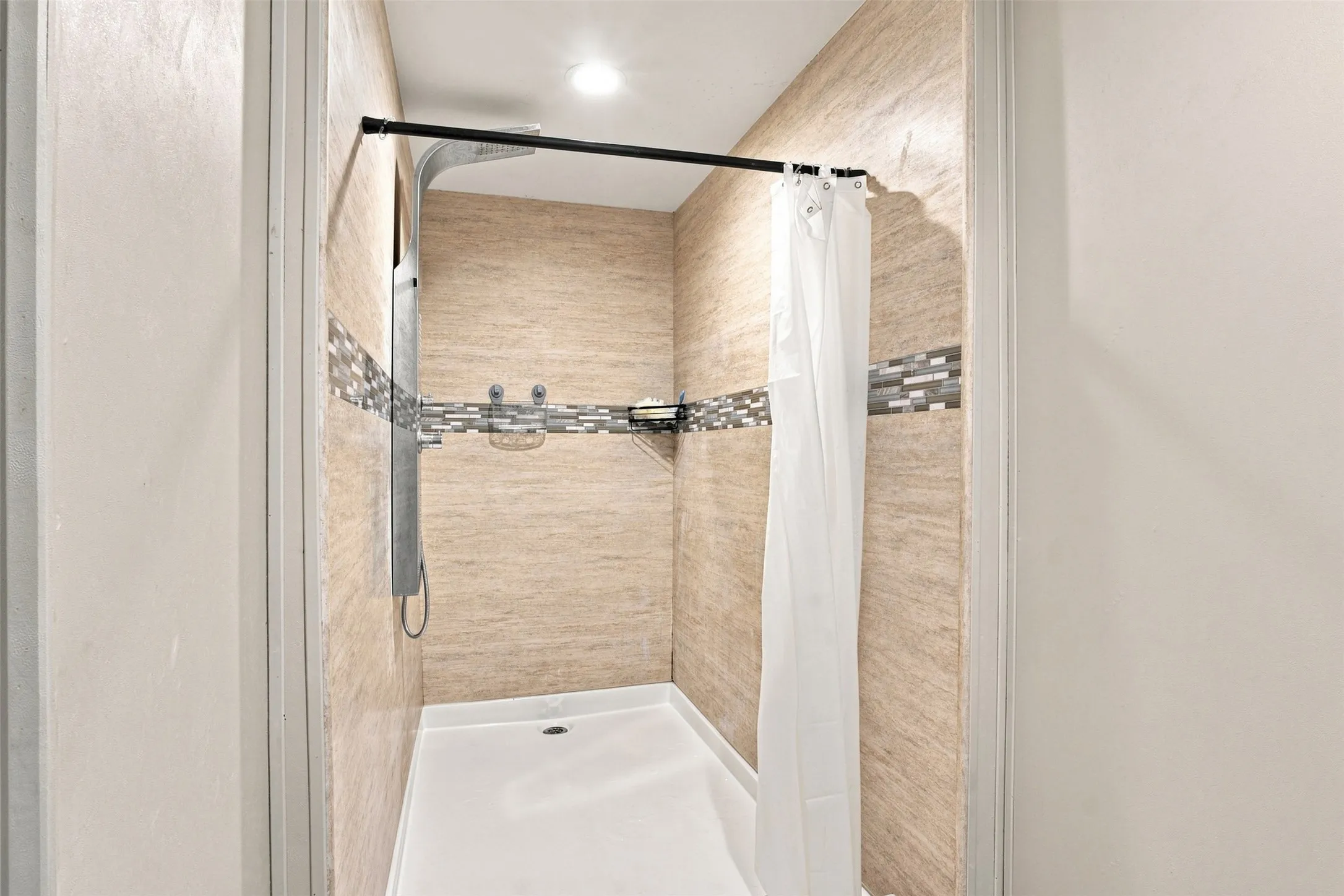 Mobile Home For Sale in Denton County , 120 Granite Drive, Ponder, Texas 76259, 3 Bedroom, 2 Bathroom, Garage spaces, 1,792 Sqft, built in 2021, mls#21364638, Real Estate Agent in Ponder, Homes For Sale in Denton county, Homes For Sale in Ponder, Realtor in Ponder Texas, Real Estate Brokerage Independent Realty Texas, Luminita Cordes Realtor