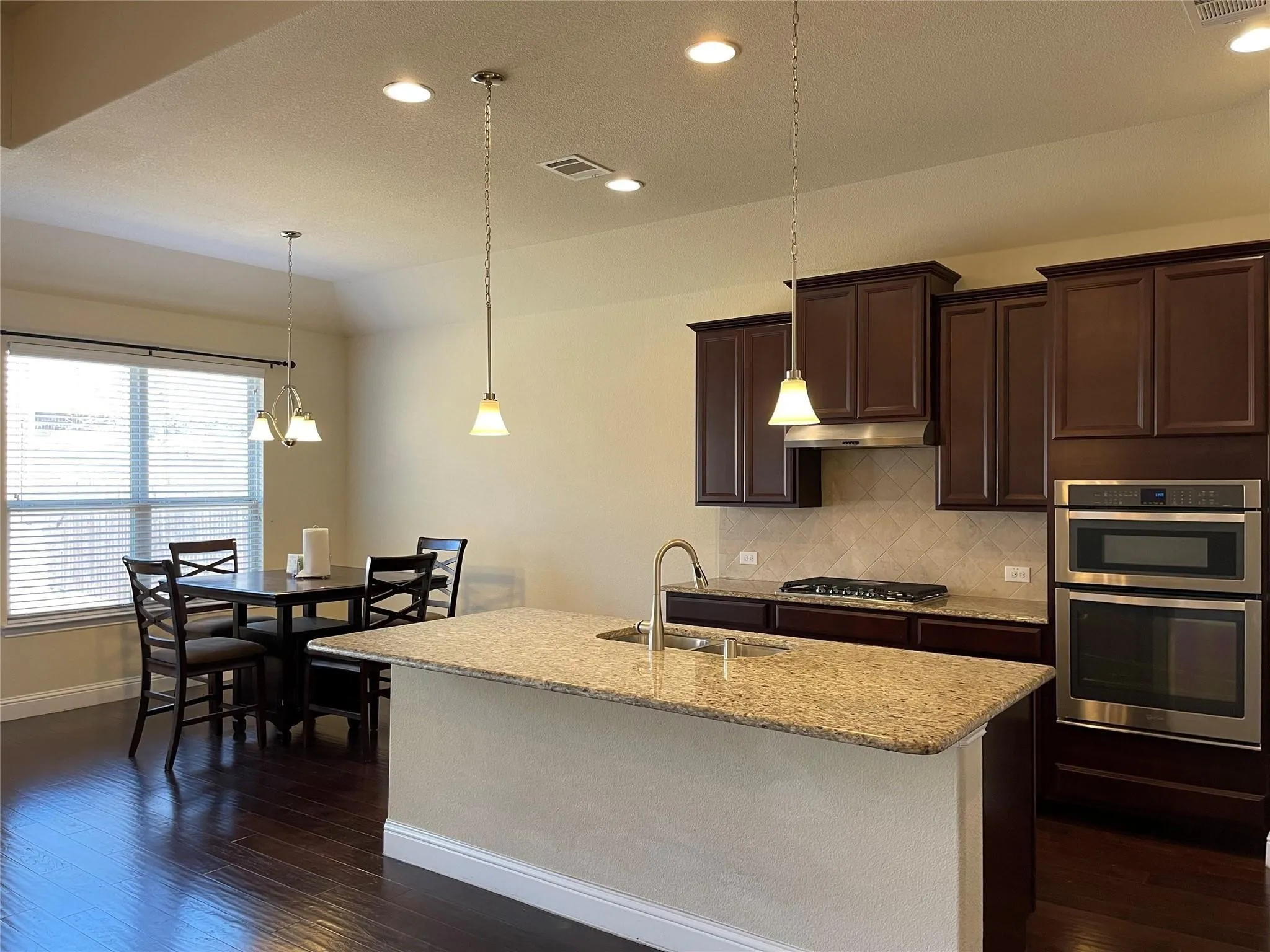 Single Family Residence For Rent in Collin County , 2404 Shenfield Drive, Mc Kinney, Texas 75071, 4 Bedroom, 2 Bathroom, 3 Garage spaces, 2,144 Sqft, built in 2016, mls#21364642, Real Estate Agent in Mc Kinney, Homes For Rent in Collin county, Homes For Rent in Mc Kinney, Realtor in Mc Kinney Texas, Real Estate Brokerage Independent Realty Texas, Luminita Cordes Realtor