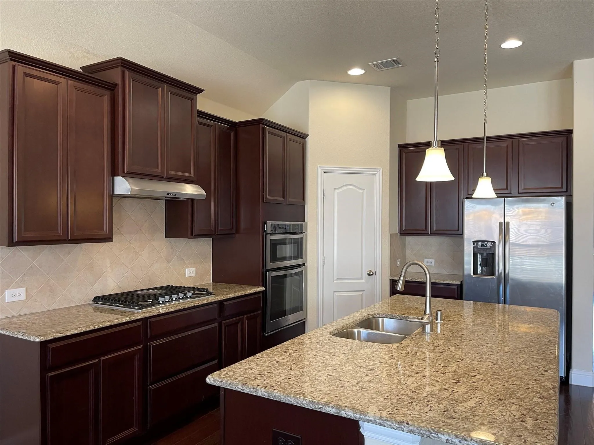Single Family Residence For Rent in Collin County , 2404 Shenfield Drive, Mc Kinney, Texas 75071, 4 Bedroom, 2 Bathroom, 3 Garage spaces, 2,144 Sqft, built in 2016, mls#21364642, Real Estate Agent in Mc Kinney, Homes For Rent in Collin county, Homes For Rent in Mc Kinney, Realtor in Mc Kinney Texas, Real Estate Brokerage Independent Realty Texas, Luminita Cordes Realtor