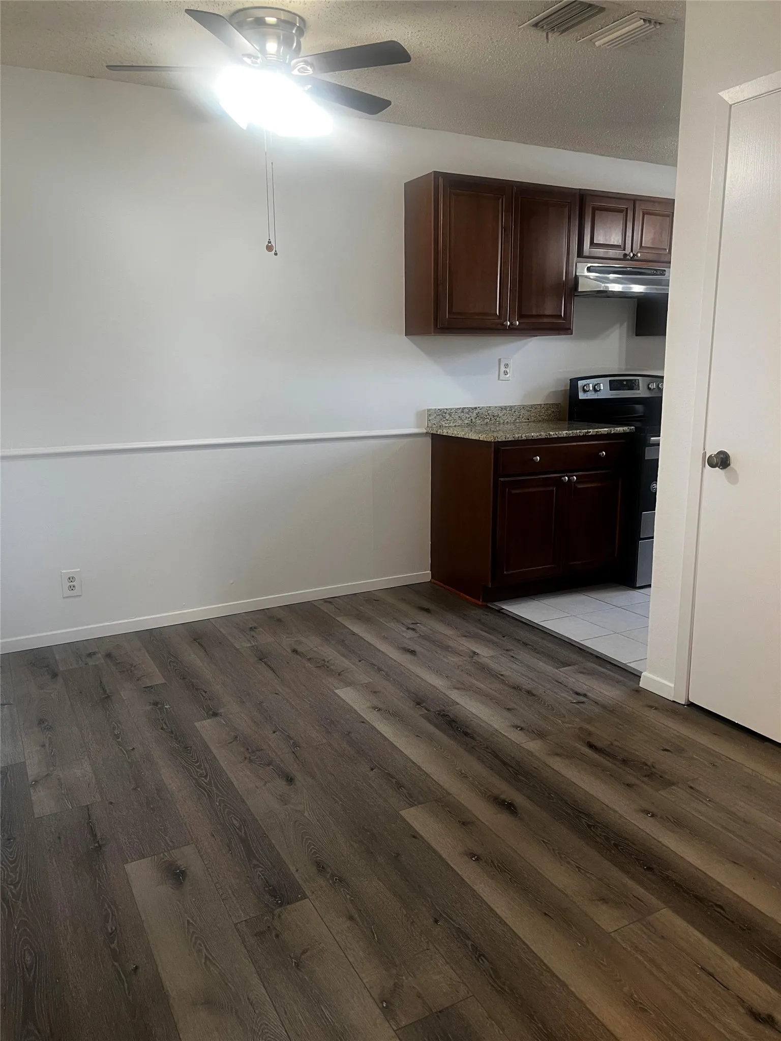 Condominium For Rent in Dallas County , 5981 Arapaho Road 309, Dallas, Texas 75248, 2 Bedroom, 2 Bathroom, Garage spaces, 995 Sqft, built in 1980, mls#21361971, Real Estate Agent in Dallas, Homes For Rent in Dallas county, Homes For Rent in Dallas, Realtor in Dallas Texas, Real Estate Brokerage Independent Realty Texas, Luminita Cordes Realtor