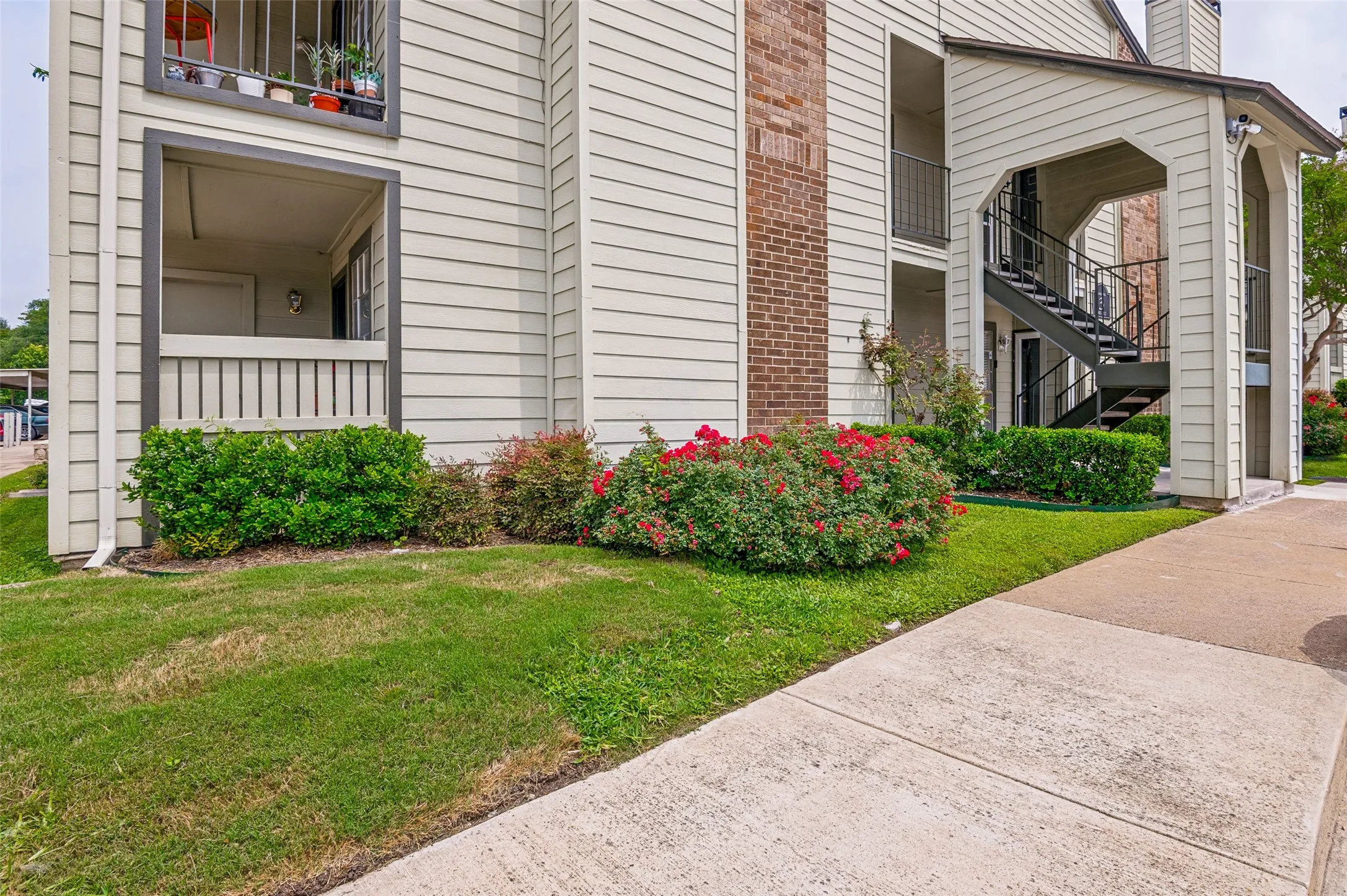 Condominium For Rent in Dallas County , 5981 Arapaho Road 309, Dallas, Texas 75248, 2 Bedroom, 2 Bathroom, Garage spaces, 995 Sqft, built in 1980, mls#21361971, Real Estate Agent in Dallas, Homes For Rent in Dallas county, Homes For Rent in Dallas, Realtor in Dallas Texas, Real Estate Brokerage Independent Realty Texas, Luminita Cordes Realtor