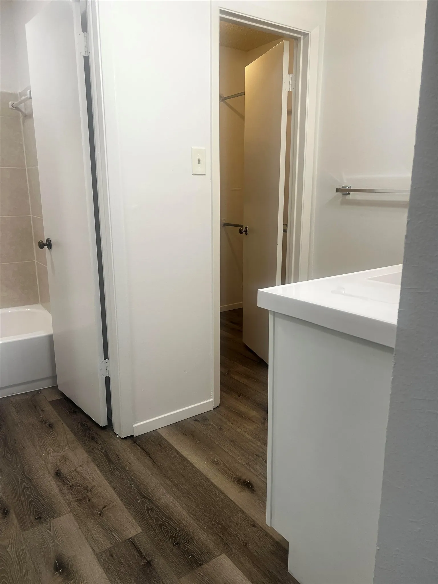 Condominium For Rent in Dallas County , 5981 Arapaho Road 309, Dallas, Texas 75248, 2 Bedroom, 2 Bathroom, Garage spaces, 995 Sqft, built in 1980, mls#21361971, Real Estate Agent in Dallas, Homes For Rent in Dallas county, Homes For Rent in Dallas, Realtor in Dallas Texas, Real Estate Brokerage Independent Realty Texas, Luminita Cordes Realtor