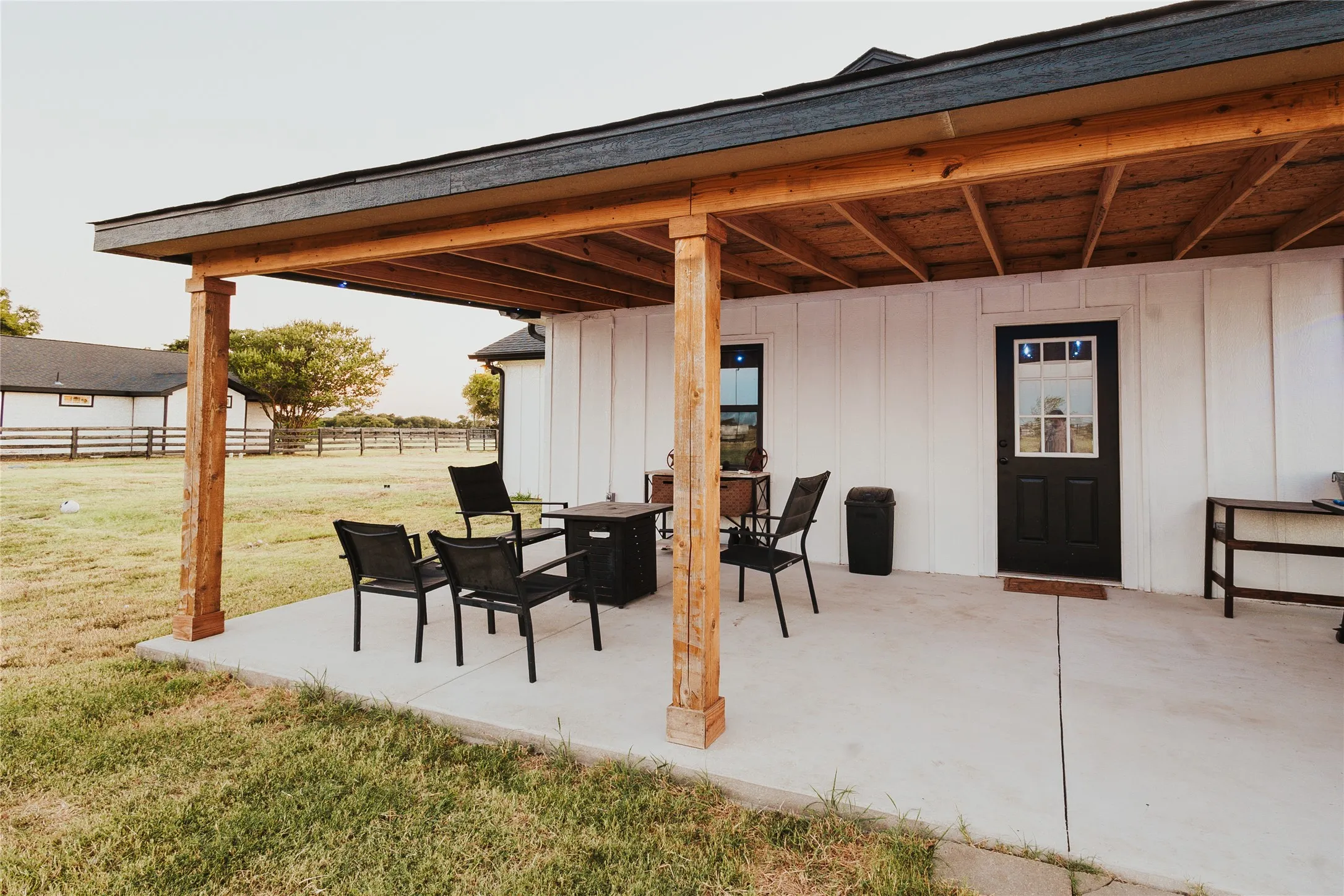 Single Family Residence For Sale in Hill County , 254 Hcr 1450 N, Covington, Texas 76636, 3 Bedroom, 2 Bathroom, Garage spaces, 1,712 Sqft, built in 2022, mls#21364534, Real Estate Agent in Covington, Homes For Sale in Hill county, Homes For Sale in Covington, Realtor in Covington Texas, Real Estate Brokerage Independent Realty Texas, Luminita Cordes Realtor