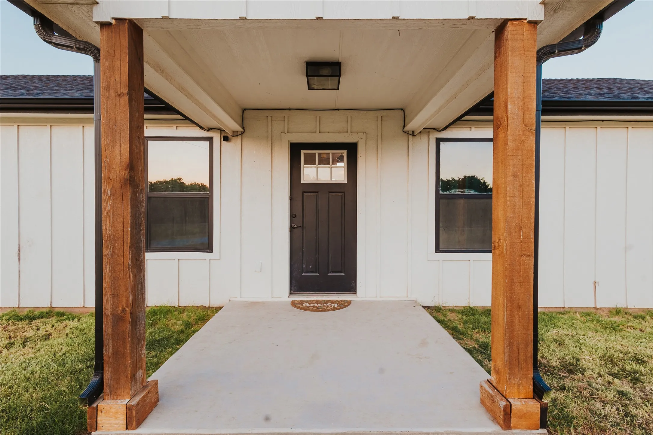 Single Family Residence For Sale in Hill County , 254 Hcr 1450 N, Covington, Texas 76636, 3 Bedroom, 2 Bathroom, Garage spaces, 1,712 Sqft, built in 2022, mls#21364534, Real Estate Agent in Covington, Homes For Sale in Hill county, Homes For Sale in Covington, Realtor in Covington Texas, Real Estate Brokerage Independent Realty Texas, Luminita Cordes Realtor