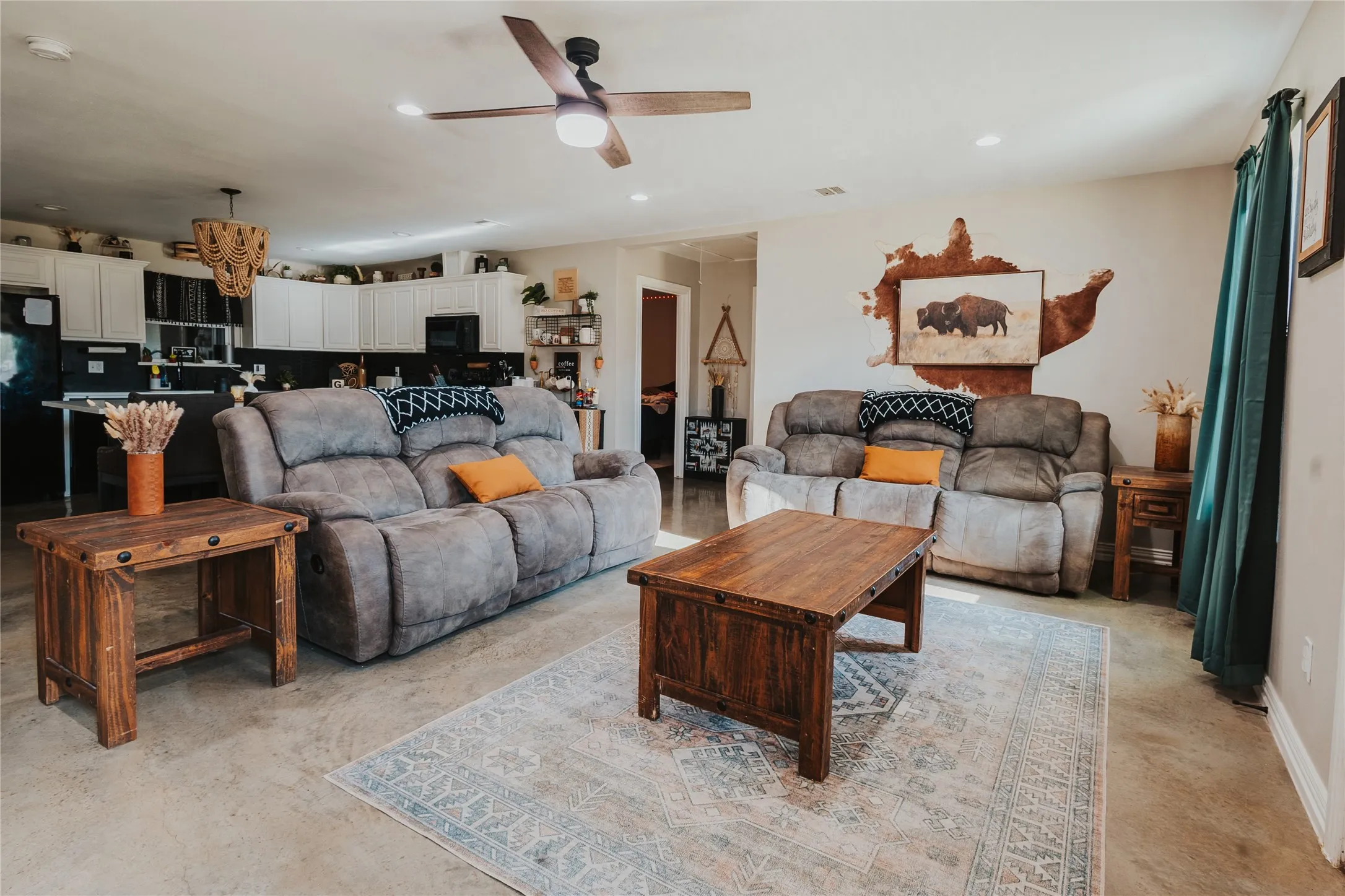 Single Family Residence For Sale in Hill County , 254 Hcr 1450 N, Covington, Texas 76636, 3 Bedroom, 2 Bathroom, Garage spaces, 1,712 Sqft, built in 2022, mls#21364534, Real Estate Agent in Covington, Homes For Sale in Hill county, Homes For Sale in Covington, Realtor in Covington Texas, Real Estate Brokerage Independent Realty Texas, Luminita Cordes Realtor