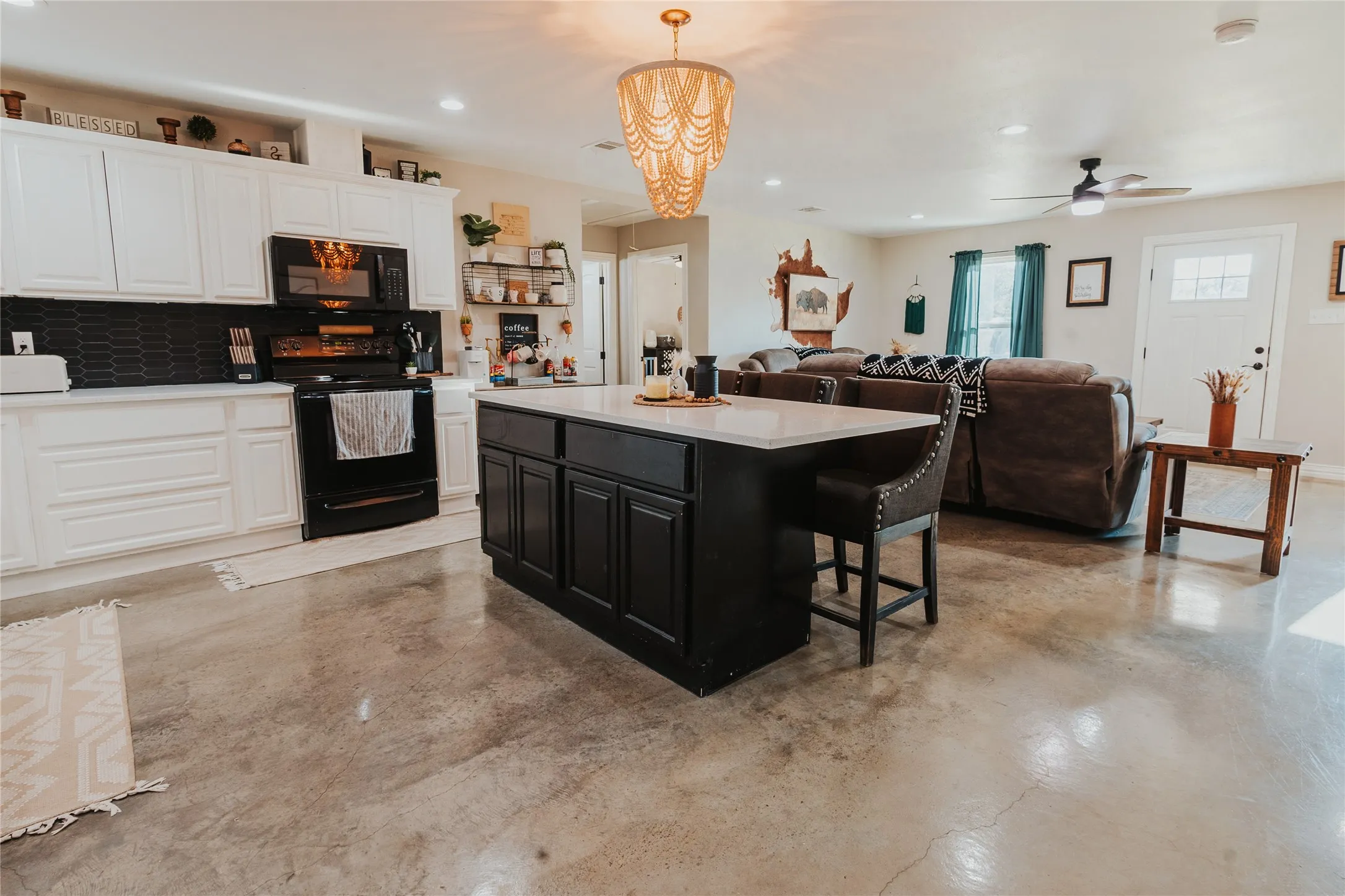 Single Family Residence For Sale in Hill County , 254 Hcr 1450 N, Covington, Texas 76636, 3 Bedroom, 2 Bathroom, Garage spaces, 1,712 Sqft, built in 2022, mls#21364534, Real Estate Agent in Covington, Homes For Sale in Hill county, Homes For Sale in Covington, Realtor in Covington Texas, Real Estate Brokerage Independent Realty Texas, Luminita Cordes Realtor