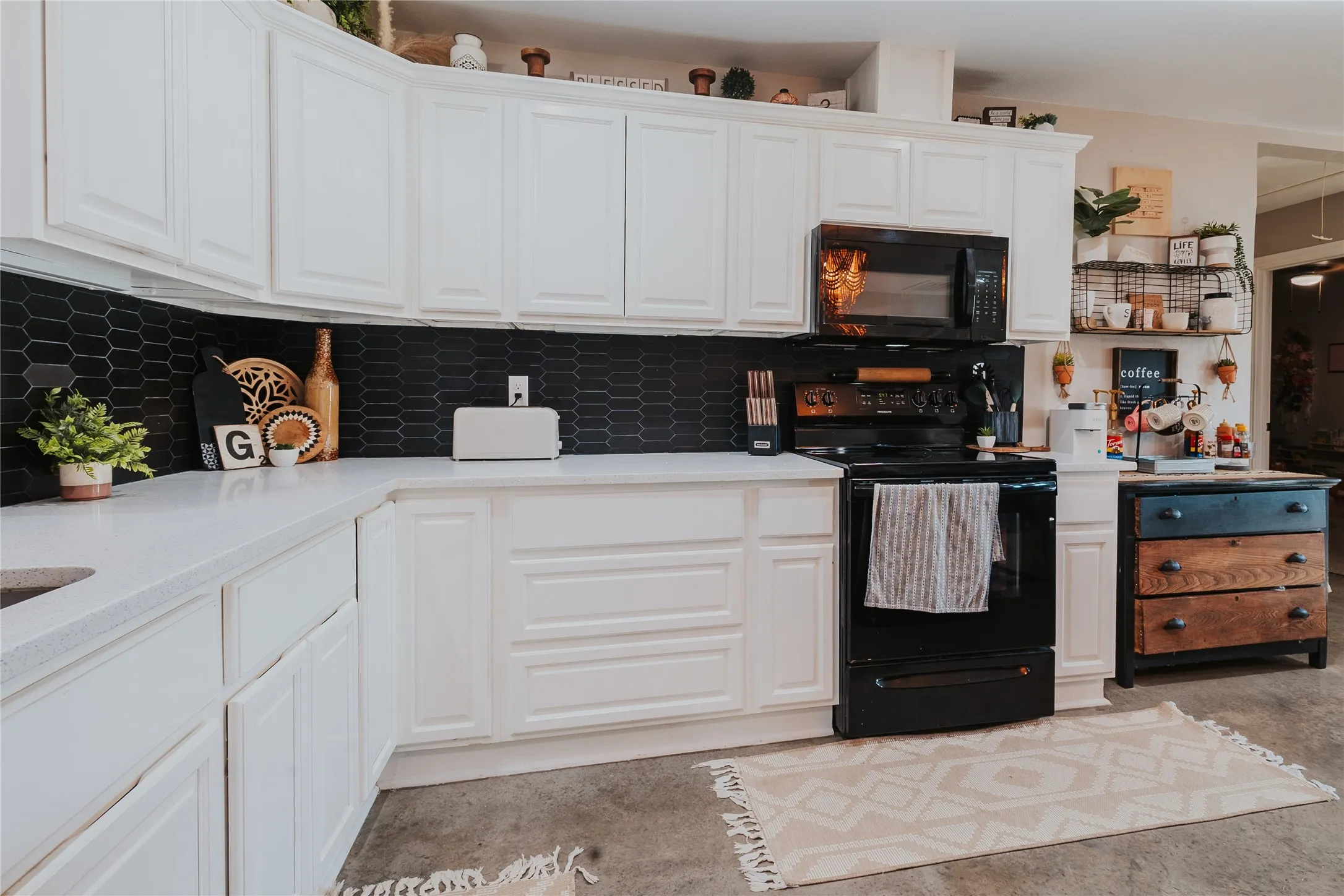 Single Family Residence For Sale in Hill County , 254 Hcr 1450 N, Covington, Texas 76636, 3 Bedroom, 2 Bathroom, Garage spaces, 1,712 Sqft, built in 2022, mls#21364534, Real Estate Agent in Covington, Homes For Sale in Hill county, Homes For Sale in Covington, Realtor in Covington Texas, Real Estate Brokerage Independent Realty Texas, Luminita Cordes Realtor
