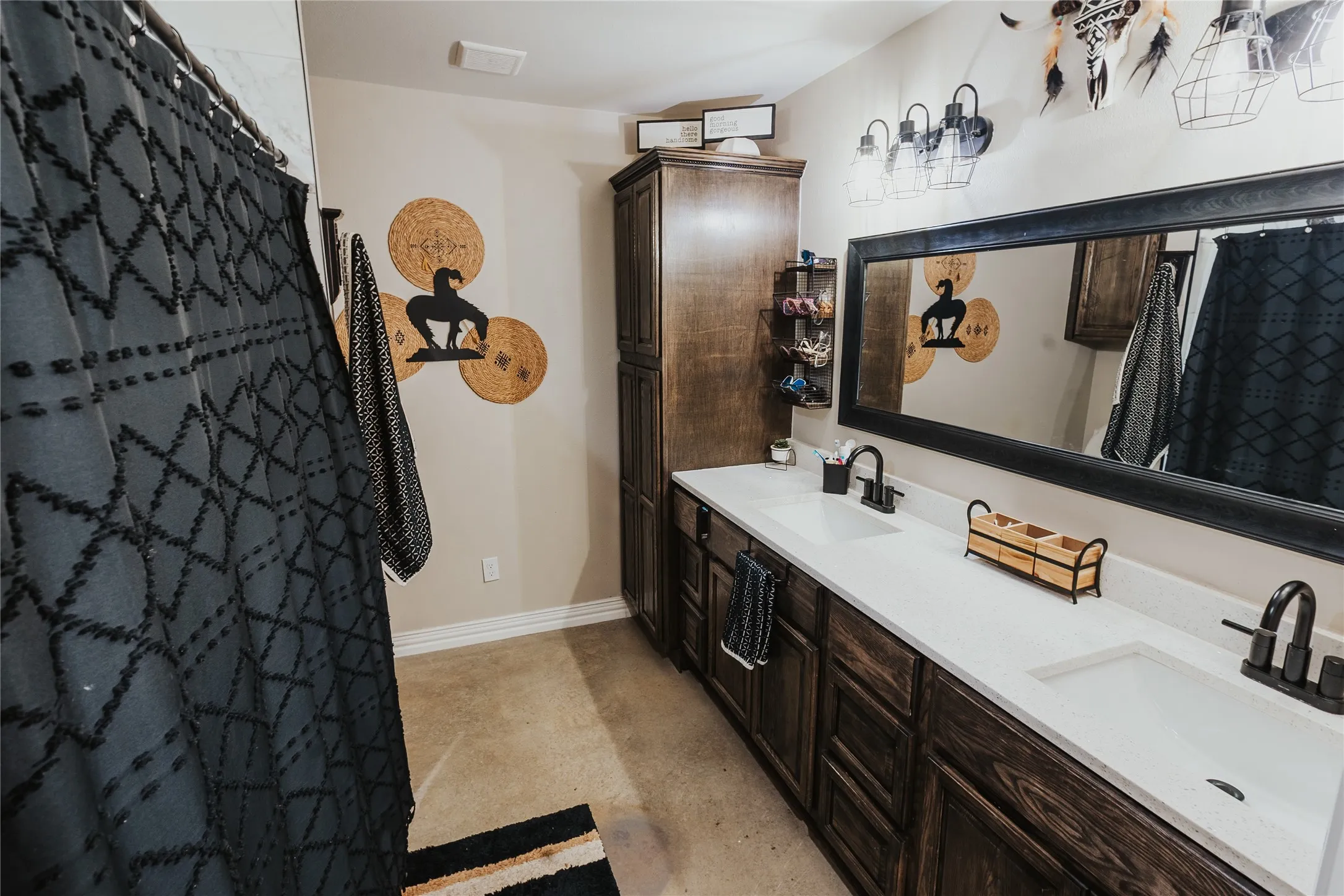 Single Family Residence For Sale in Hill County , 254 Hcr 1450 N, Covington, Texas 76636, 3 Bedroom, 2 Bathroom, Garage spaces, 1,712 Sqft, built in 2022, mls#21364534, Real Estate Agent in Covington, Homes For Sale in Hill county, Homes For Sale in Covington, Realtor in Covington Texas, Real Estate Brokerage Independent Realty Texas, Luminita Cordes Realtor