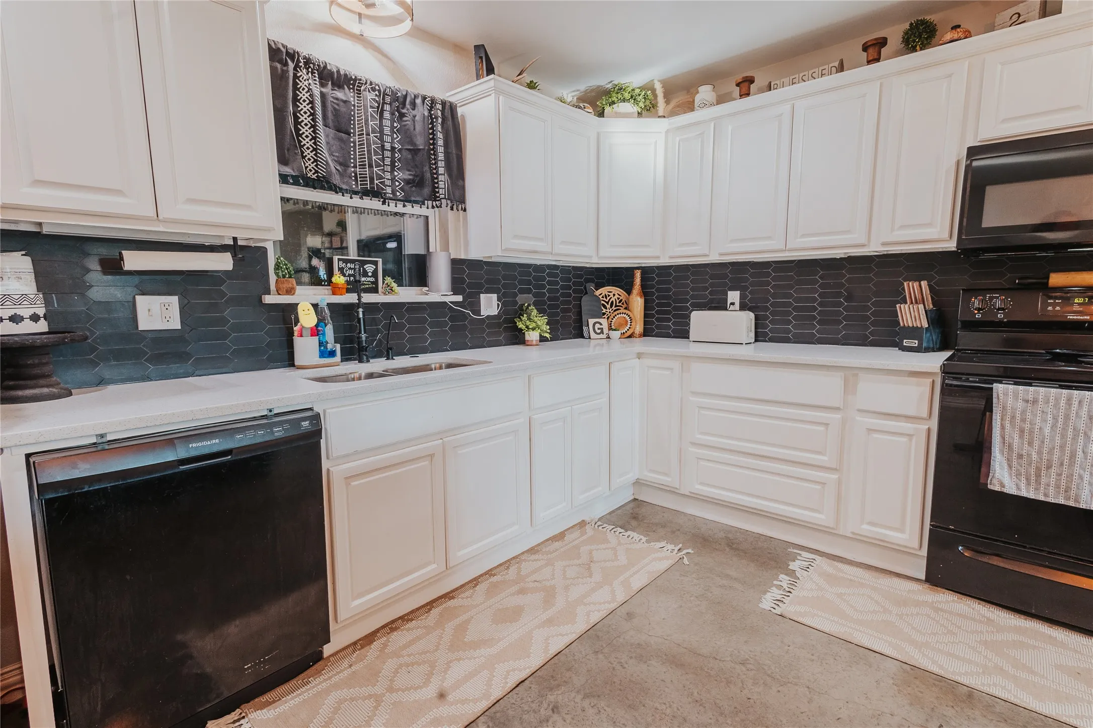 Single Family Residence For Sale in Hill County , 254 Hcr 1450 N, Covington, Texas 76636, 3 Bedroom, 2 Bathroom, Garage spaces, 1,712 Sqft, built in 2022, mls#21364534, Real Estate Agent in Covington, Homes For Sale in Hill county, Homes For Sale in Covington, Realtor in Covington Texas, Real Estate Brokerage Independent Realty Texas, Luminita Cordes Realtor