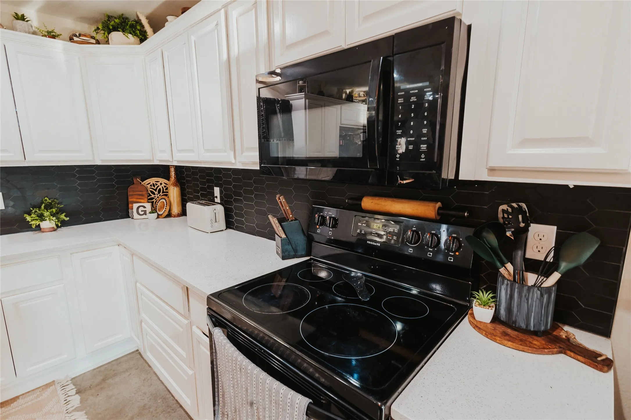 Single Family Residence For Sale in Hill County , 254 Hcr 1450 N, Covington, Texas 76636, 3 Bedroom, 2 Bathroom, Garage spaces, 1,712 Sqft, built in 2022, mls#21364534, Real Estate Agent in Covington, Homes For Sale in Hill county, Homes For Sale in Covington, Realtor in Covington Texas, Real Estate Brokerage Independent Realty Texas, Luminita Cordes Realtor