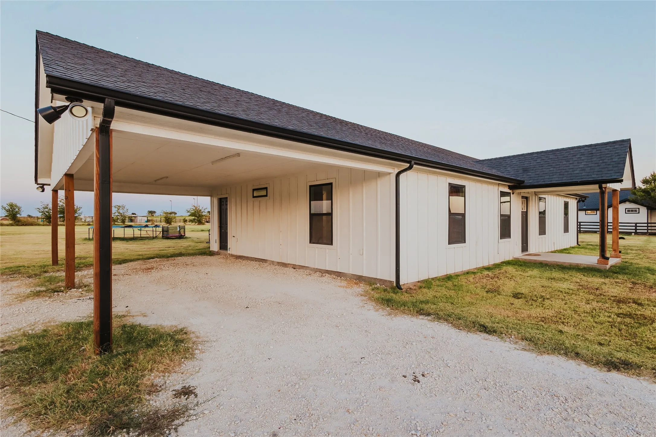 Single Family Residence For Sale in Hill County , 254 Hcr 1450 N, Covington, Texas 76636, 3 Bedroom, 2 Bathroom, Garage spaces, 1,712 Sqft, built in 2022, mls#21364534, Real Estate Agent in Covington, Homes For Sale in Hill county, Homes For Sale in Covington, Realtor in Covington Texas, Real Estate Brokerage Independent Realty Texas, Luminita Cordes Realtor