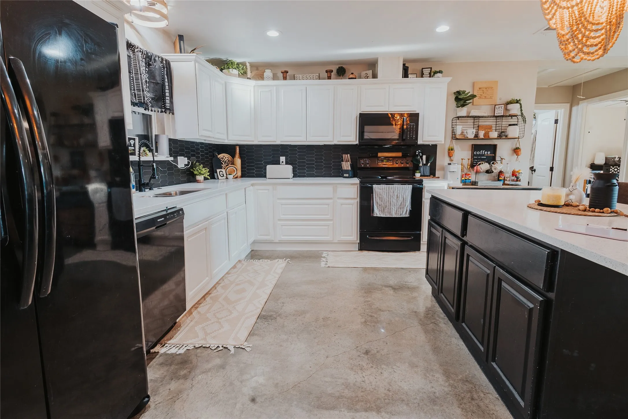 Single Family Residence For Sale in Hill County , 254 Hcr 1450 N, Covington, Texas 76636, 3 Bedroom, 2 Bathroom, Garage spaces, 1,712 Sqft, built in 2022, mls#21364534, Real Estate Agent in Covington, Homes For Sale in Hill county, Homes For Sale in Covington, Realtor in Covington Texas, Real Estate Brokerage Independent Realty Texas, Luminita Cordes Realtor