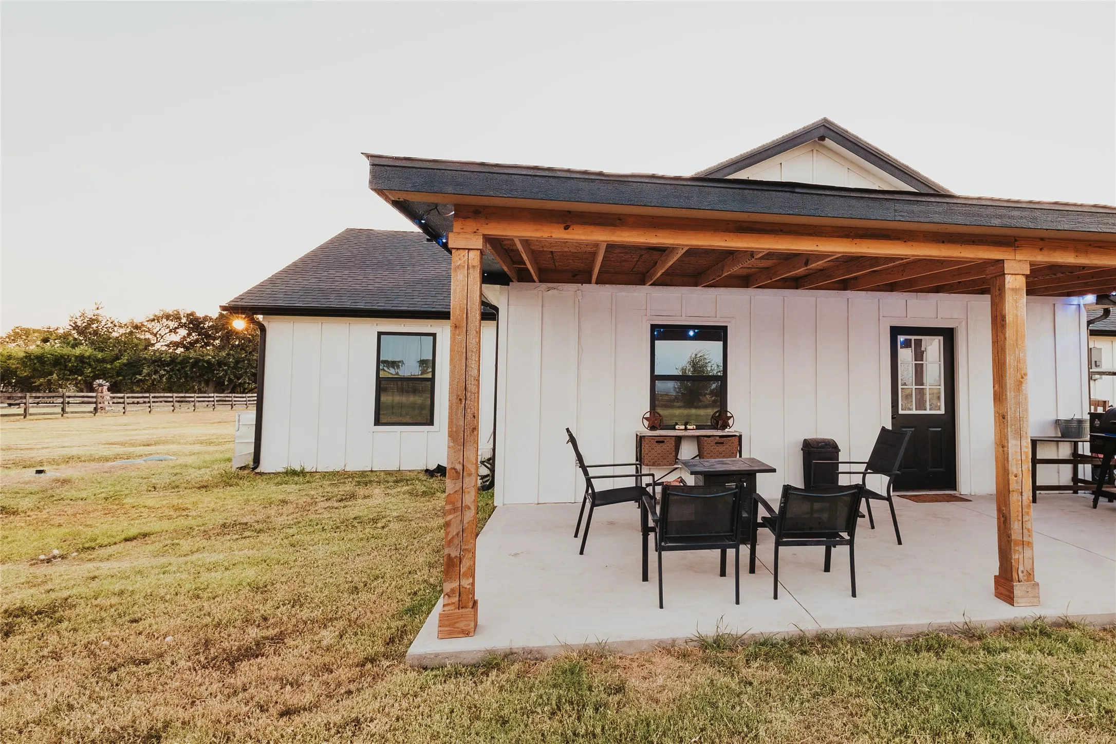 Single Family Residence For Sale in Hill County , 254 Hcr 1450 N, Covington, Texas 76636, 3 Bedroom, 2 Bathroom, Garage spaces, 1,712 Sqft, built in 2022, mls#21364534, Real Estate Agent in Covington, Homes For Sale in Hill county, Homes For Sale in Covington, Realtor in Covington Texas, Real Estate Brokerage Independent Realty Texas, Luminita Cordes Realtor