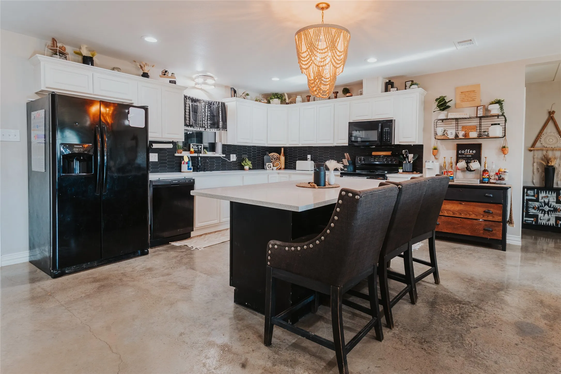 Single Family Residence For Sale in Hill County , 254 Hcr 1450 N, Covington, Texas 76636, 3 Bedroom, 2 Bathroom, Garage spaces, 1,712 Sqft, built in 2022, mls#21364534, Real Estate Agent in Covington, Homes For Sale in Hill county, Homes For Sale in Covington, Realtor in Covington Texas, Real Estate Brokerage Independent Realty Texas, Luminita Cordes Realtor