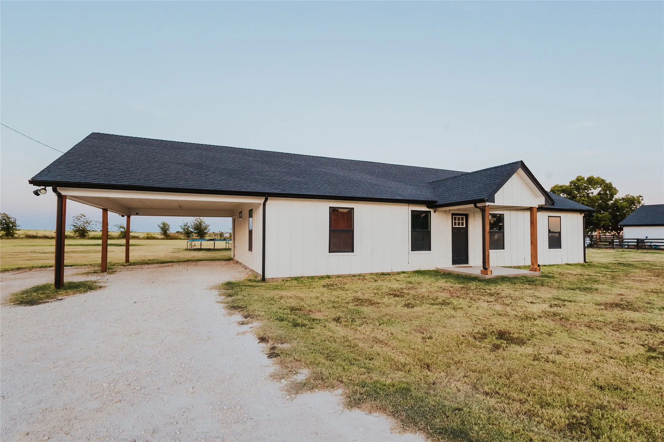 Single Family Residence For Sale in Hill County , 254 Hcr 1450 N, Covington, Texas 76636, 3 Bedroom, 2 Bathroom, Garage spaces, 1,712 Sqft, built in 2022, mls#21364534, Real Estate Agent in Covington, Homes For Sale in Hill county, Homes For Sale in Covington, Realtor in Covington Texas, Real Estate Brokerage Independent Realty Texas, Luminita Cordes Realtor