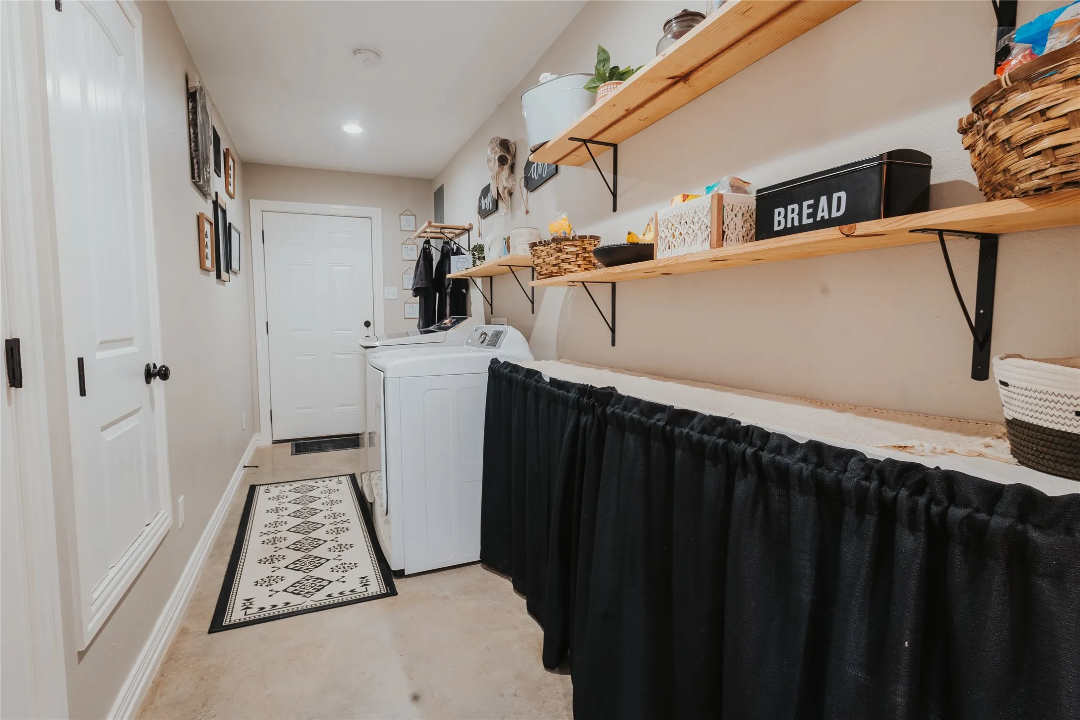 Single Family Residence For Sale in Hill County , 254 Hcr 1450 N, Covington, Texas 76636, 3 Bedroom, 2 Bathroom, Garage spaces, 1,712 Sqft, built in 2022, mls#21364534, Real Estate Agent in Covington, Homes For Sale in Hill county, Homes For Sale in Covington, Realtor in Covington Texas, Real Estate Brokerage Independent Realty Texas, Luminita Cordes Realtor