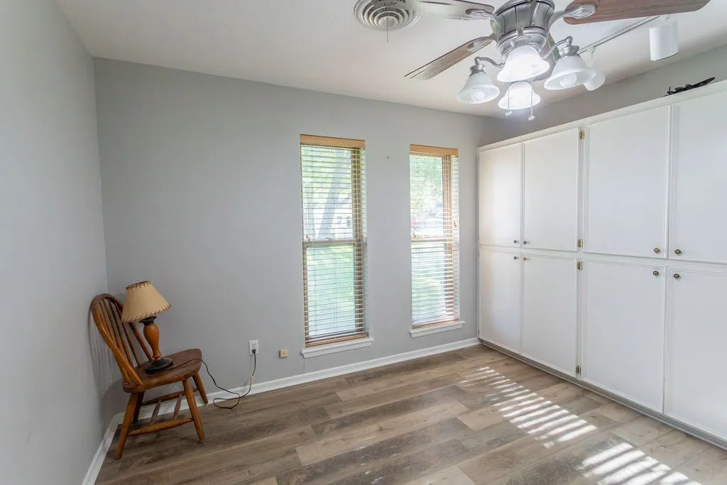 Single Family Residence For Sale in Taylor County , 718 Green Valley Drive, Abilene, Texas 79601, 4 Bedroom, 4 Bathroom, 2 Garage spaces, 2,688 Sqft, built in 1977, mls#21363743, Real Estate Agent in Abilene, Homes For Sale in Taylor county, Homes For Sale in Abilene, Realtor in Abilene Texas, Real Estate Brokerage Independent Realty Texas, Luminita Cordes Realtor