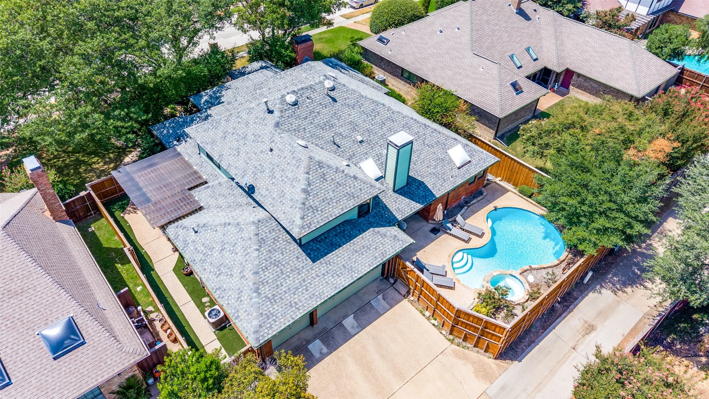 Single Family Residence For Sale in Collin County , 3916 Tumbril Lane, Plano, Texas 75023, 4 Bedroom, 3 Bathroom, 3 Garage spaces, 3,574 Sqft, built in 1982, mls#21362989, Real Estate Agent in Plano, Homes For Sale in Collin county, Homes For Sale in Plano, Realtor in Plano Texas, Real Estate Brokerage Independent Realty Texas, Luminita Cordes Realtor