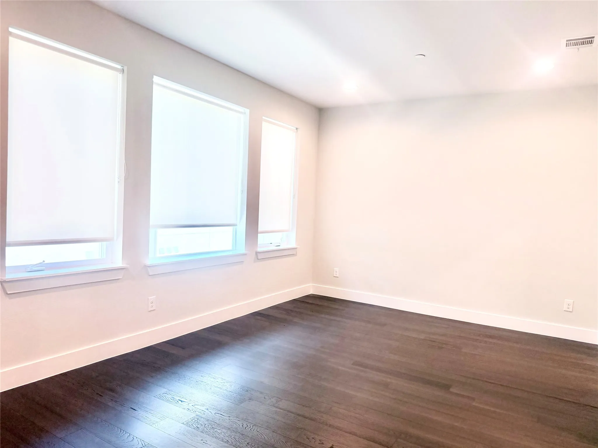 Townhouse For Sale in Dallas County , 1771 Mccoy Street 205, Dallas, Texas 75204, 2 Bedroom, 3 Bathroom, 2 Garage spaces, 2,071 Sqft, built in 2017, Price $489,000, mls#21364626, Real Estate Agent in Dallas, Homes For Sale in Dallas county, Homes For Sale in Dallas, Realtor in Dallas Texas, Real Estate Brokerage Independent Realty Texas, Luminita Cordes Realtor