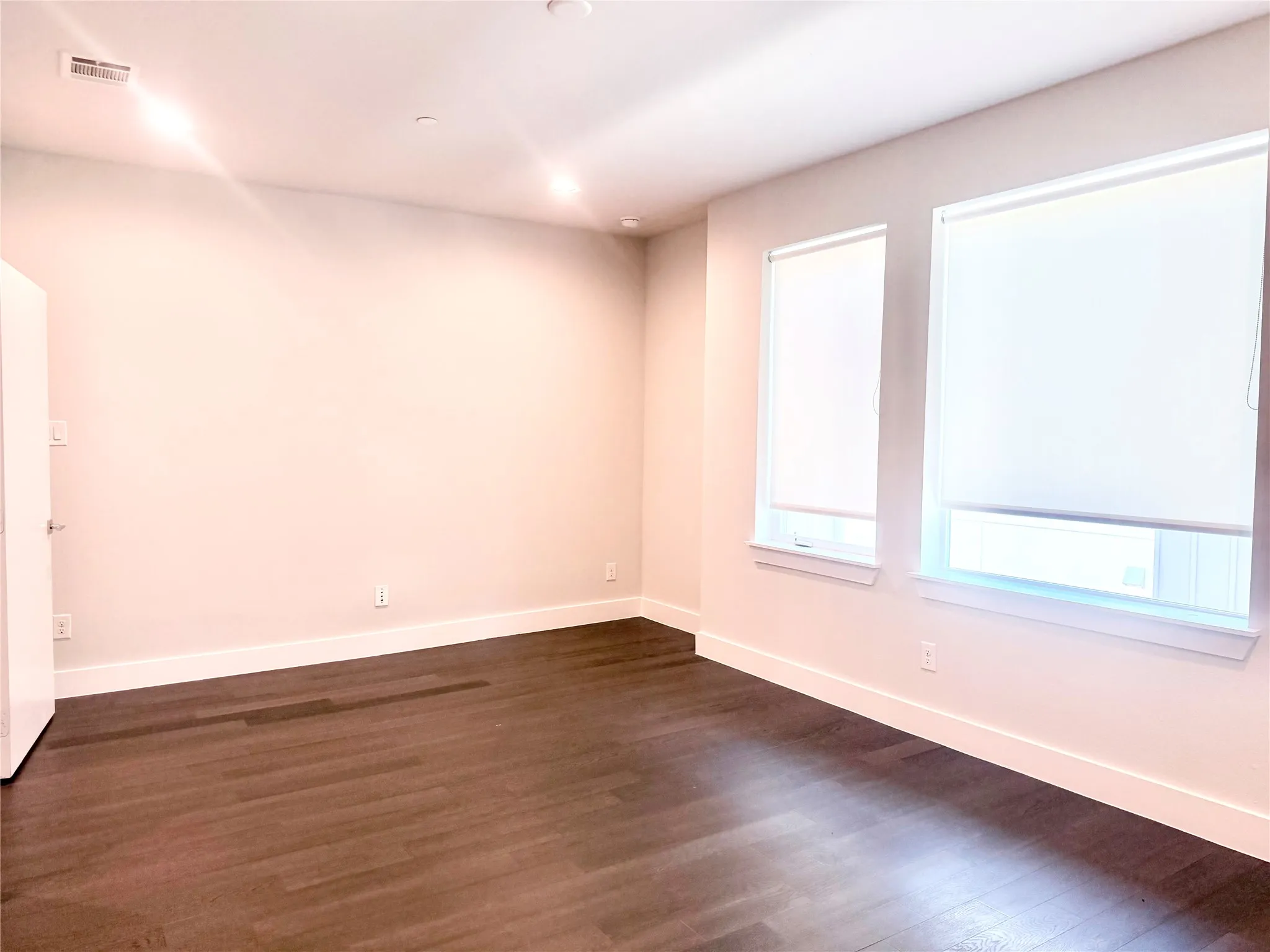 Townhouse For Sale in Dallas County , 1771 Mccoy Street 205, Dallas, Texas 75204, 2 Bedroom, 3 Bathroom, 2 Garage spaces, 2,071 Sqft, built in 2017, Price $489,000, mls#21364626, Real Estate Agent in Dallas, Homes For Sale in Dallas county, Homes For Sale in Dallas, Realtor in Dallas Texas, Real Estate Brokerage Independent Realty Texas, Luminita Cordes Realtor