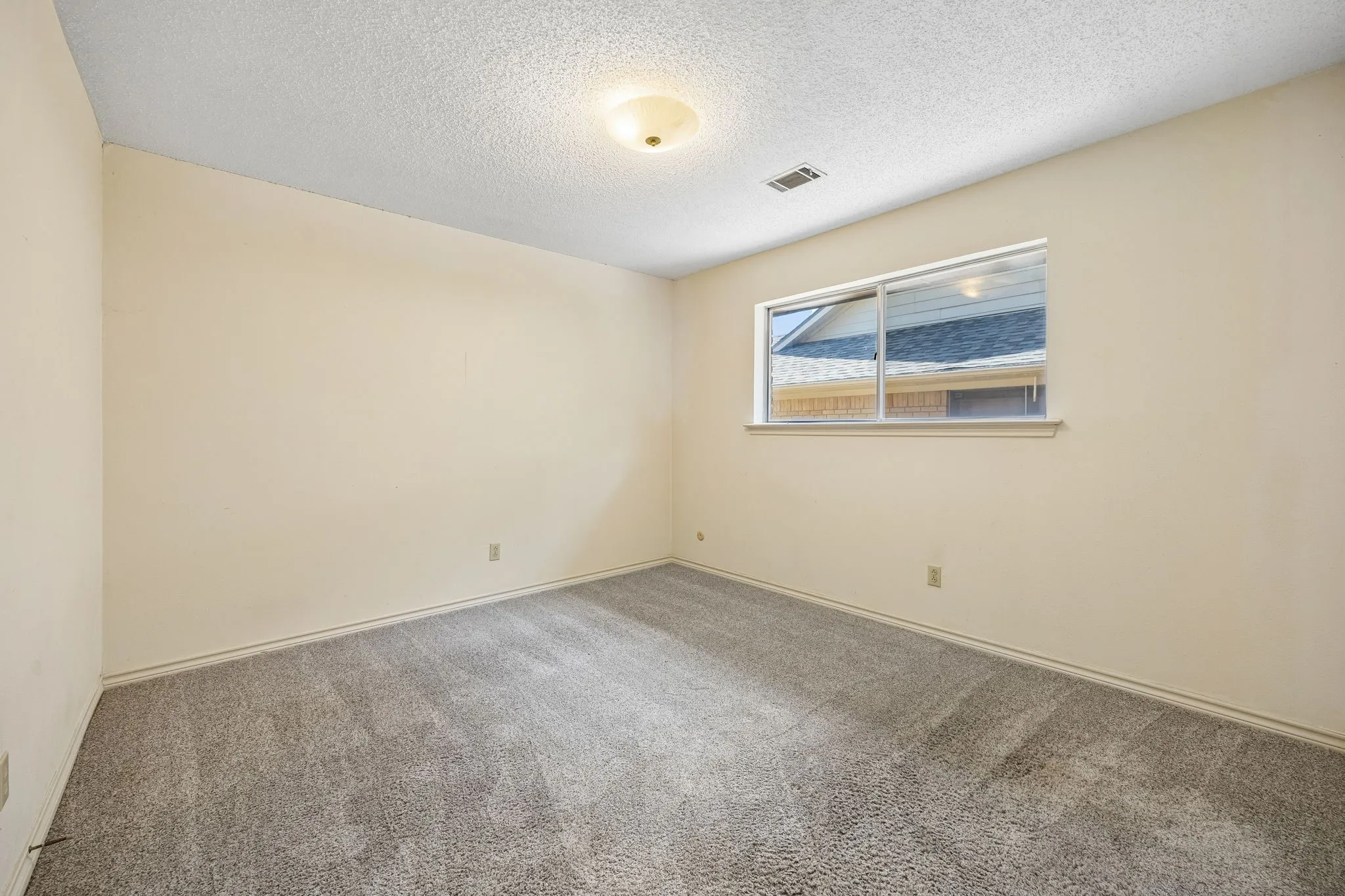 Single Family Residence For Sale in Dallas County , 6017 Timber Creek Lane, Dallas, Texas 75248, 3 Bedroom, 2 Bathroom, 2 Garage spaces, 2,332 Sqft, built in 1977, mls#21361135, Real Estate Agent in Dallas, Homes For Sale in Dallas county, Homes For Sale in Dallas, Realtor in Dallas Texas, Real Estate Brokerage Independent Realty Texas, Luminita Cordes Realtor