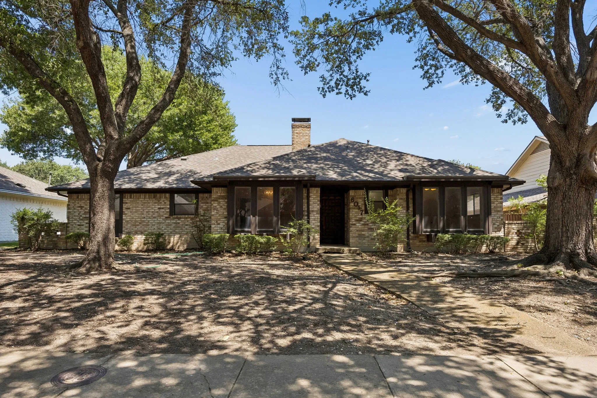 Single Family Residence For Sale in Dallas County , 6017 Timber Creek Lane, Dallas, Texas 75248, 3 Bedroom, 2 Bathroom, 2 Garage spaces, 2,332 Sqft, built in 1977, mls#21361135, Real Estate Agent in Dallas, Homes For Sale in Dallas county, Homes For Sale in Dallas, Realtor in Dallas Texas, Real Estate Brokerage Independent Realty Texas, Luminita Cordes Realtor