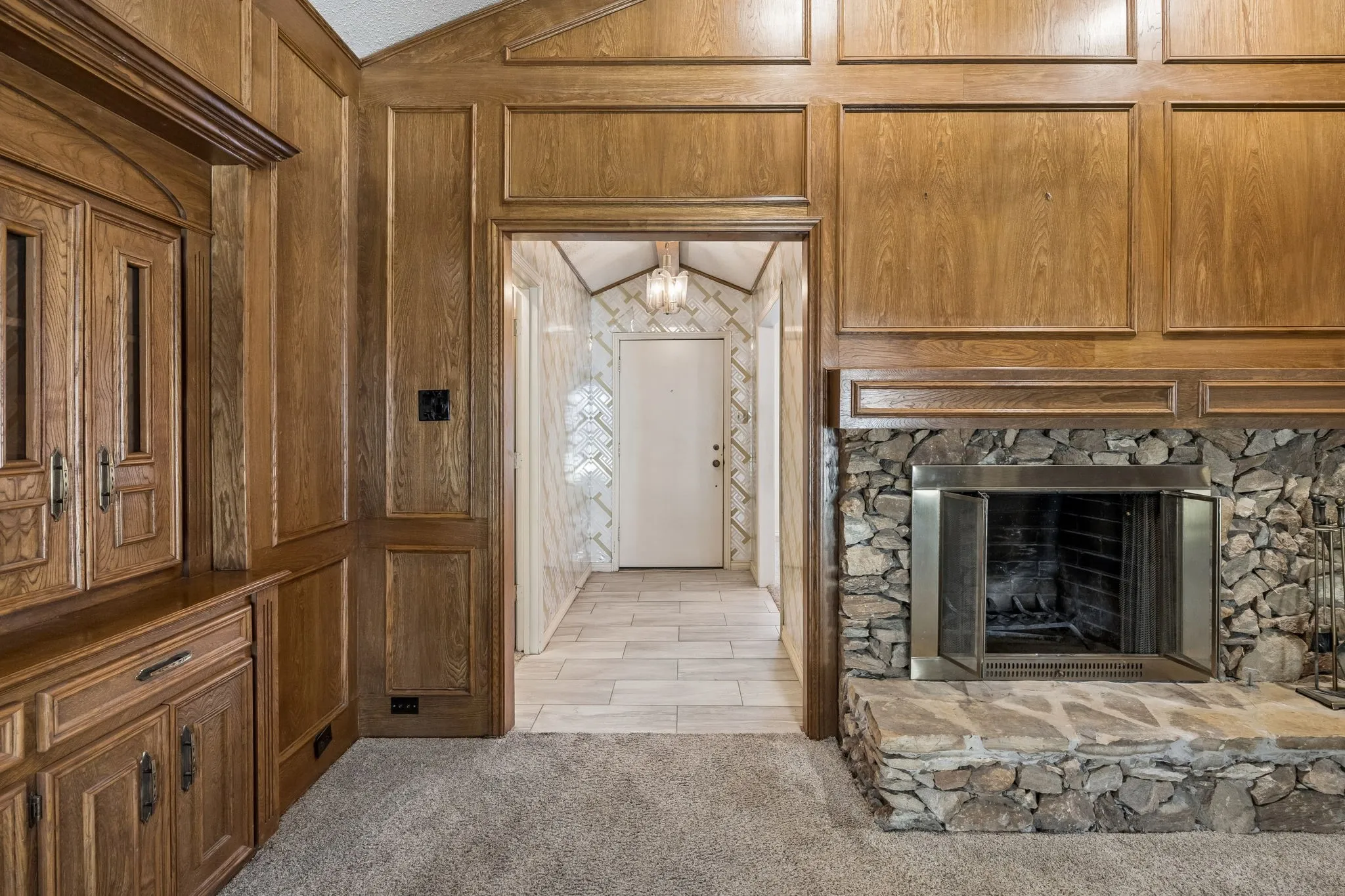 Single Family Residence For Sale in Dallas County , 6017 Timber Creek Lane, Dallas, Texas 75248, 3 Bedroom, 2 Bathroom, 2 Garage spaces, 2,332 Sqft, built in 1977, mls#21361135, Real Estate Agent in Dallas, Homes For Sale in Dallas county, Homes For Sale in Dallas, Realtor in Dallas Texas, Real Estate Brokerage Independent Realty Texas, Luminita Cordes Realtor