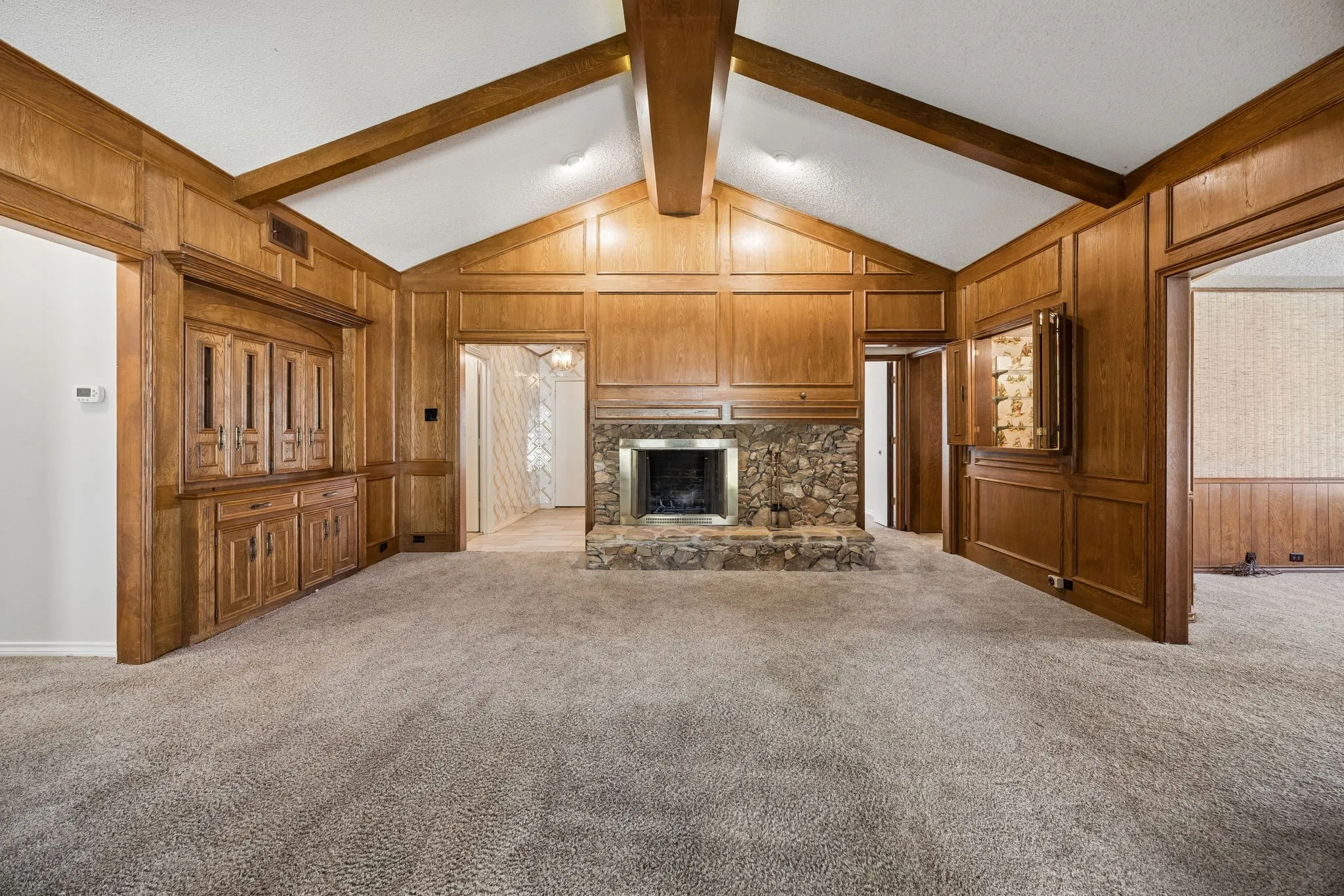 Single Family Residence For Sale in Dallas County , 6017 Timber Creek Lane, Dallas, Texas 75248, 3 Bedroom, 2 Bathroom, 2 Garage spaces, 2,332 Sqft, built in 1977, mls#21361135, Real Estate Agent in Dallas, Homes For Sale in Dallas county, Homes For Sale in Dallas, Realtor in Dallas Texas, Real Estate Brokerage Independent Realty Texas, Luminita Cordes Realtor