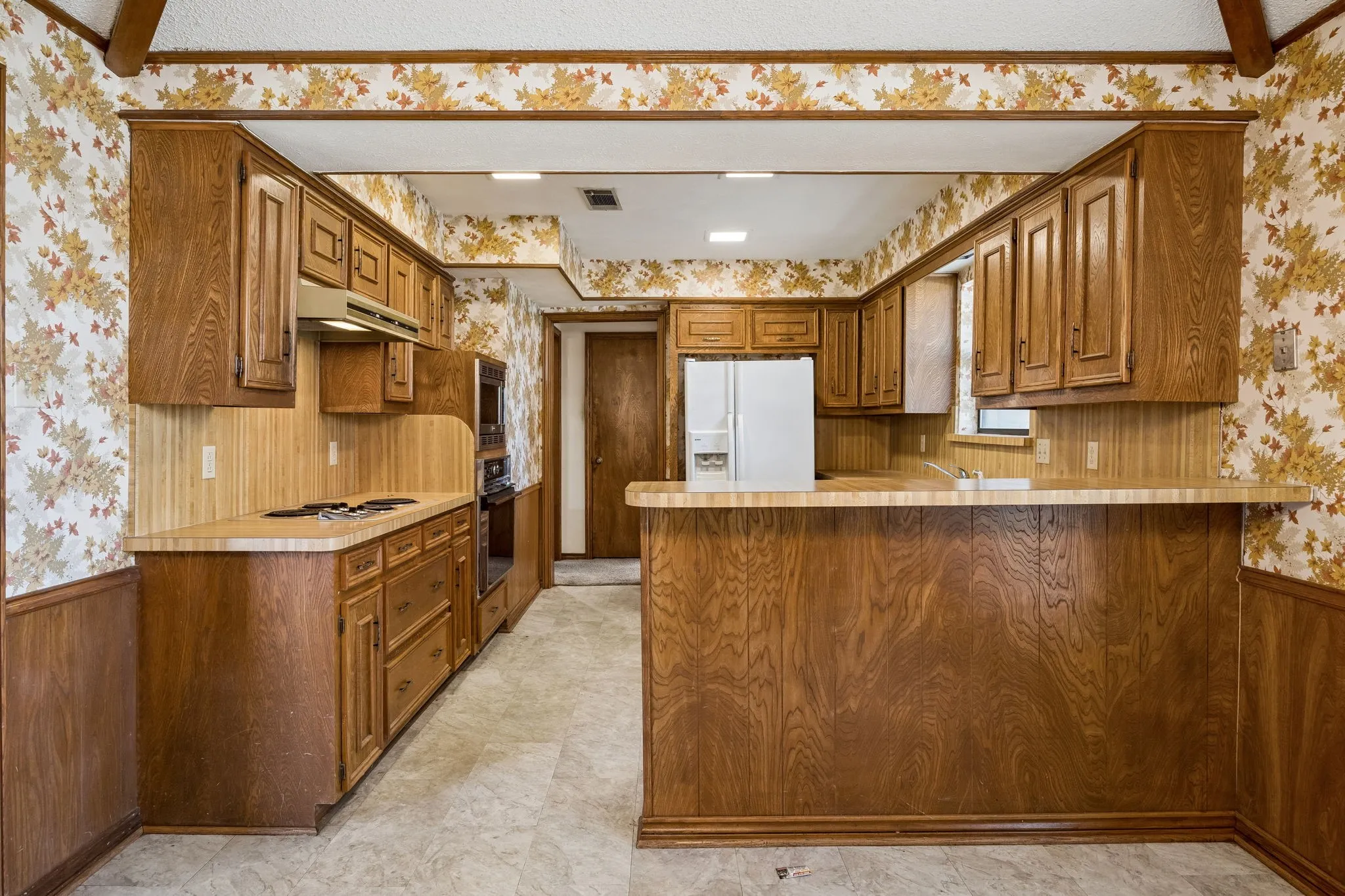 Single Family Residence For Sale in Dallas County , 6017 Timber Creek Lane, Dallas, Texas 75248, 3 Bedroom, 2 Bathroom, 2 Garage spaces, 2,332 Sqft, built in 1977, mls#21361135, Real Estate Agent in Dallas, Homes For Sale in Dallas county, Homes For Sale in Dallas, Realtor in Dallas Texas, Real Estate Brokerage Independent Realty Texas, Luminita Cordes Realtor