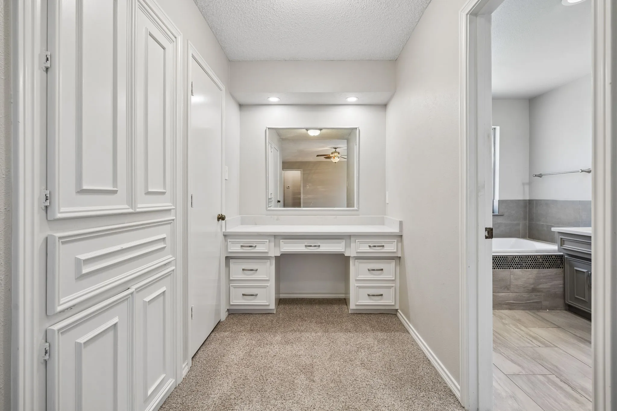 Single Family Residence For Sale in Dallas County , 6017 Timber Creek Lane, Dallas, Texas 75248, 3 Bedroom, 2 Bathroom, 2 Garage spaces, 2,332 Sqft, built in 1977, mls#21361135, Real Estate Agent in Dallas, Homes For Sale in Dallas county, Homes For Sale in Dallas, Realtor in Dallas Texas, Real Estate Brokerage Independent Realty Texas, Luminita Cordes Realtor