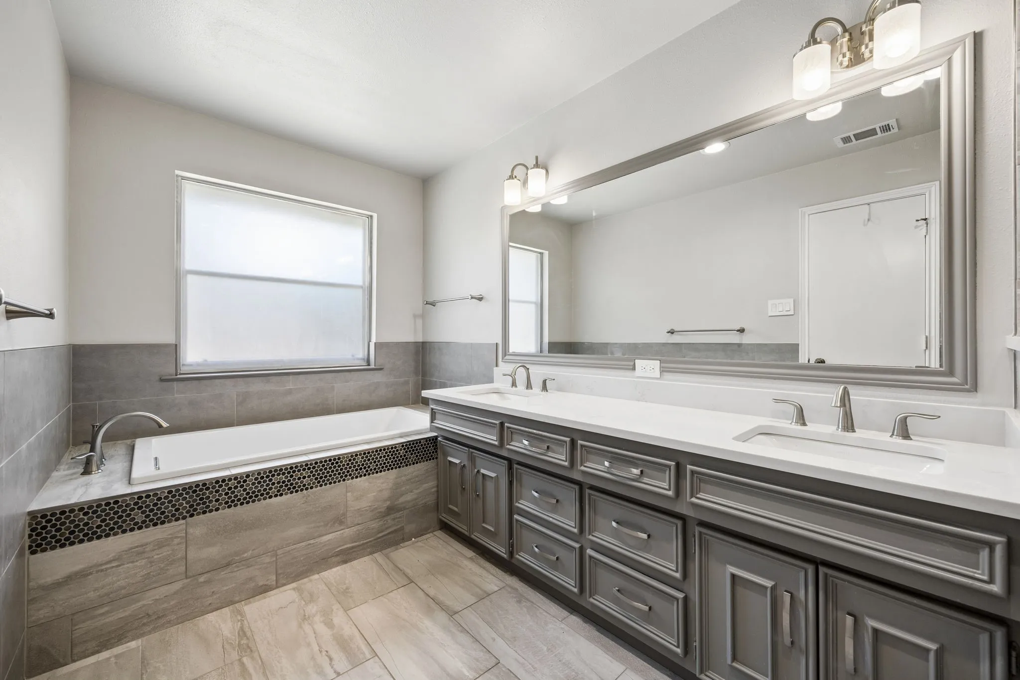 Single Family Residence For Sale in Dallas County , 6017 Timber Creek Lane, Dallas, Texas 75248, 3 Bedroom, 2 Bathroom, 2 Garage spaces, 2,332 Sqft, built in 1977, mls#21361135, Real Estate Agent in Dallas, Homes For Sale in Dallas county, Homes For Sale in Dallas, Realtor in Dallas Texas, Real Estate Brokerage Independent Realty Texas, Luminita Cordes Realtor