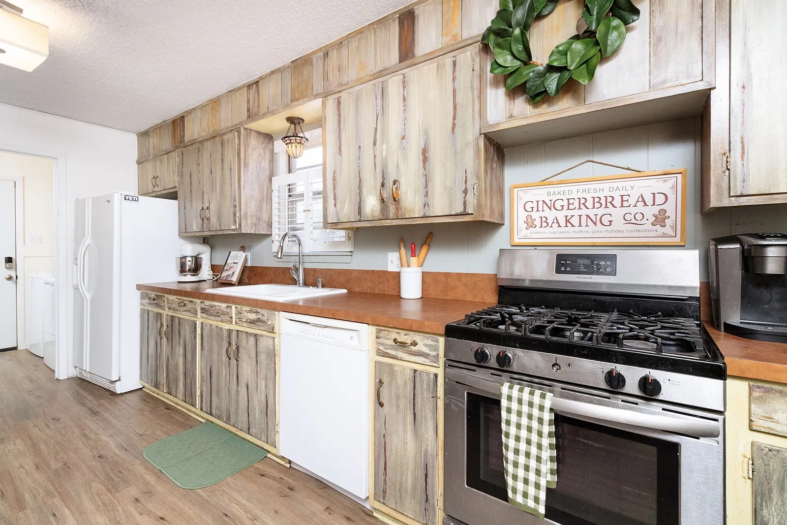 Single Family Residence For Sale in Mc Culloch County , 301 W 7th Street, Brady, Texas 76825, 3 Bedroom, 2 Bathroom, Garage spaces, 1,400 Sqft, built in 1965, mls#21363817, Real Estate Agent in Brady, Homes For Sale in Mc Culloch county, Homes For Sale in Brady, Realtor in Brady Texas, Real Estate Brokerage Independent Realty Texas, Luminita Cordes Realtor