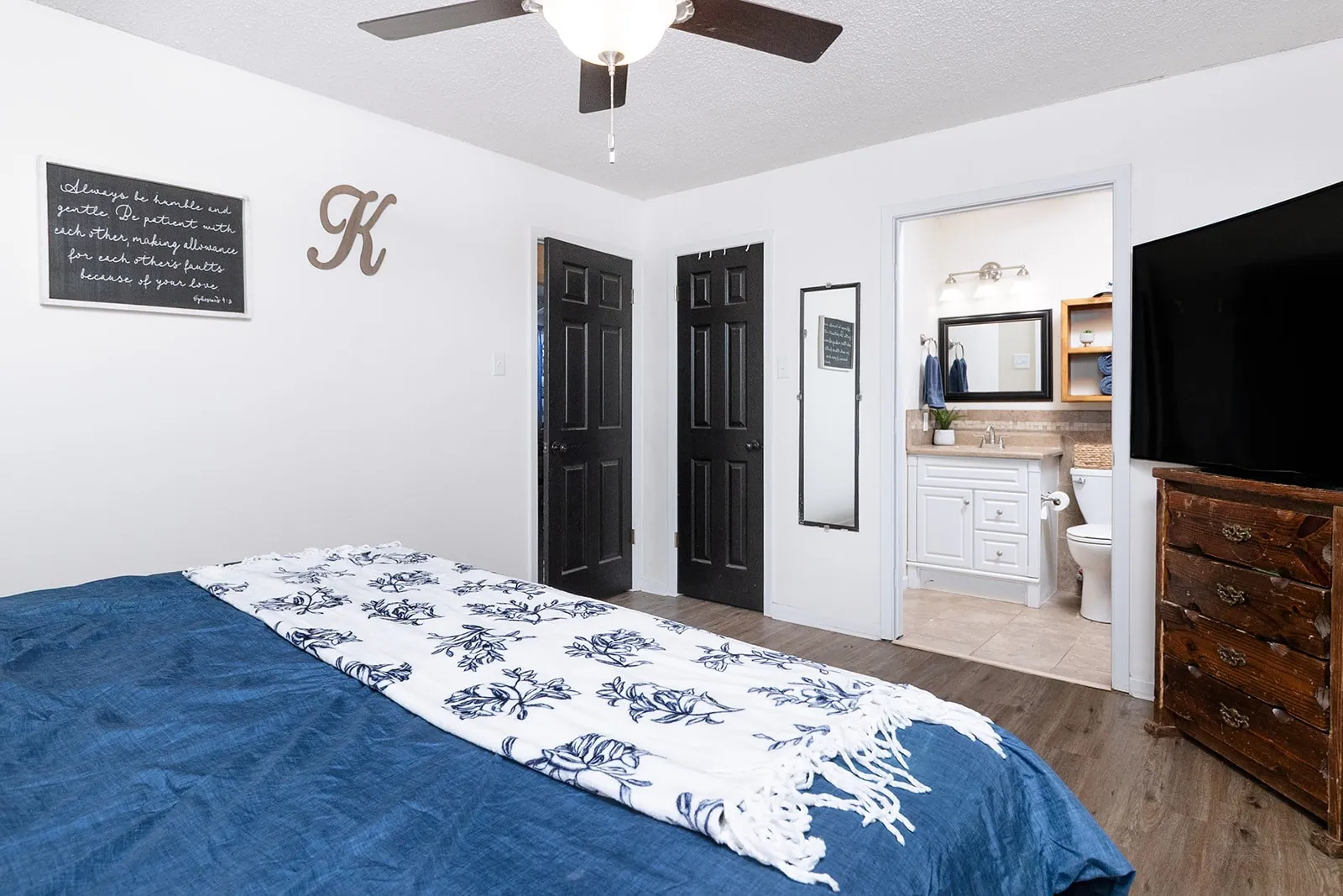 Single Family Residence For Sale in Mc Culloch County , 301 W 7th Street, Brady, Texas 76825, 3 Bedroom, 2 Bathroom, Garage spaces, 1,400 Sqft, built in 1965, mls#21363817, Real Estate Agent in Brady, Homes For Sale in Mc Culloch county, Homes For Sale in Brady, Realtor in Brady Texas, Real Estate Brokerage Independent Realty Texas, Luminita Cordes Realtor