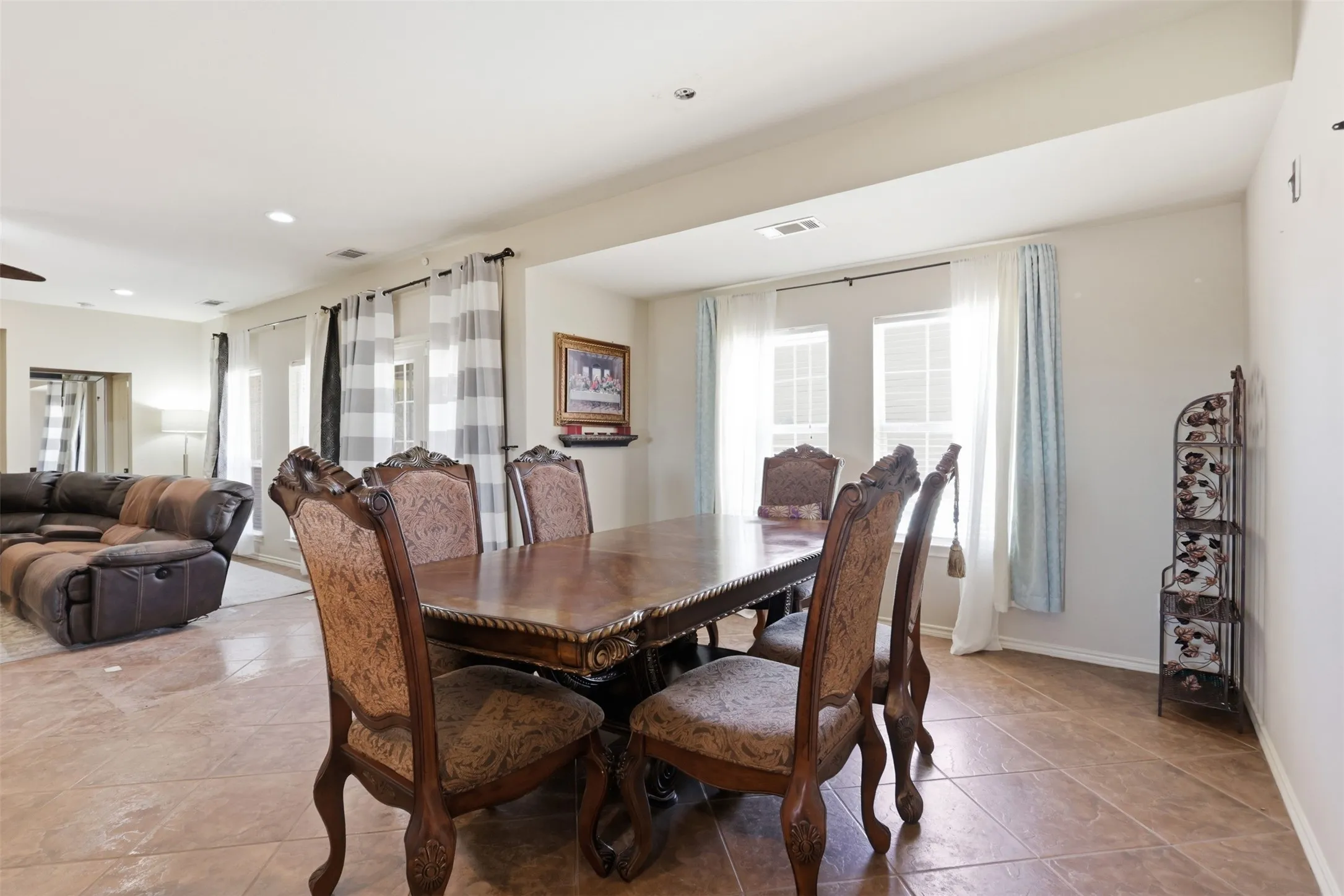 Alternate view of dining area looking towards the living room.