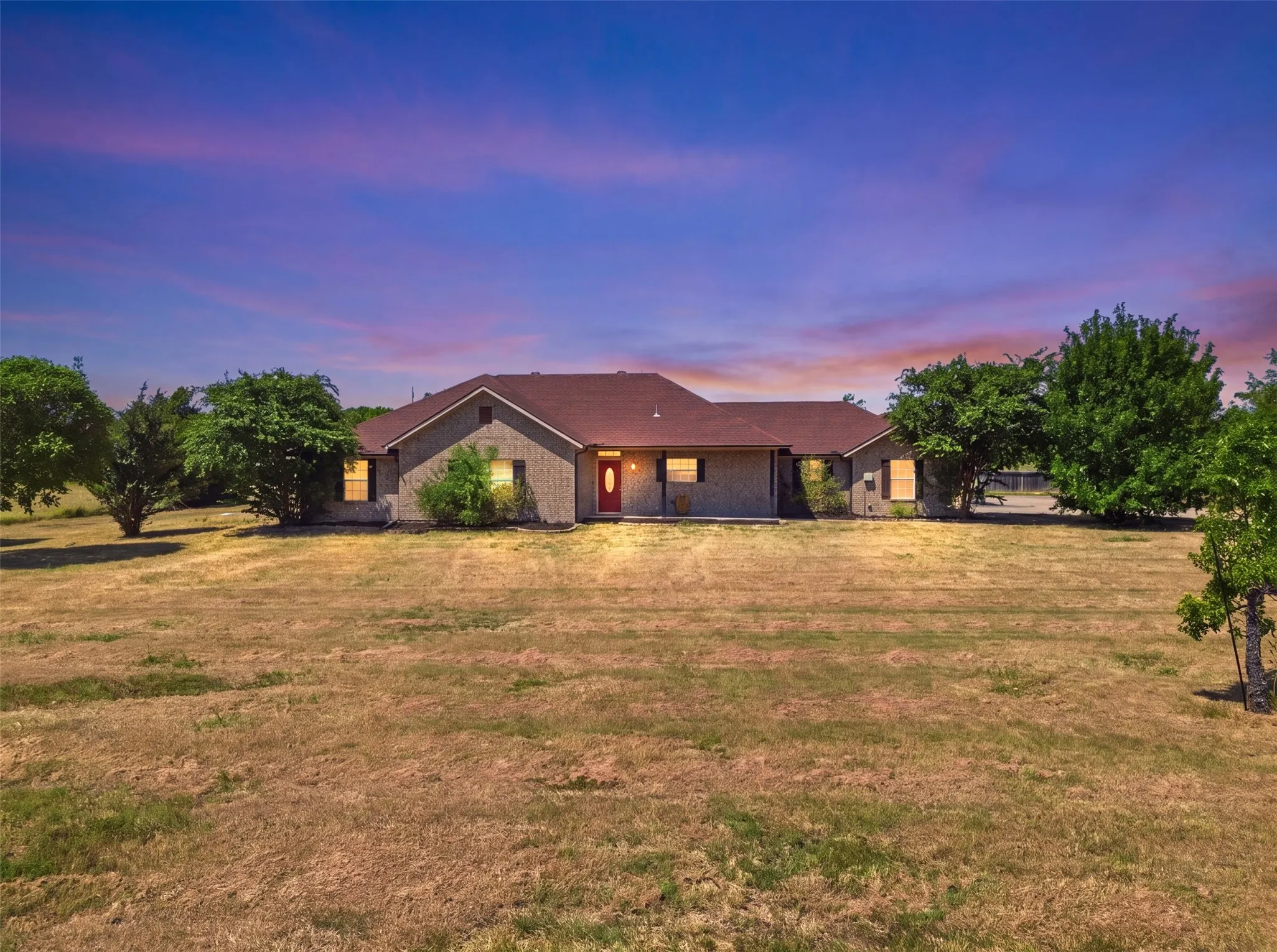 Single Family Residence For Sale in Collin County , 5642 County Road 597, Farmersville, Texas 75442, 3 Bedroom, 2 Bathroom, 3 Garage spaces, 2,566 Sqft, built in 2000, mls#21362877, Real Estate Agent in Farmersville, Homes For Sale in Collin county, Homes For Sale in Farmersville, Realtor in Farmersville Texas, Real Estate Brokerage Independent Realty Texas, Luminita Cordes Realtor