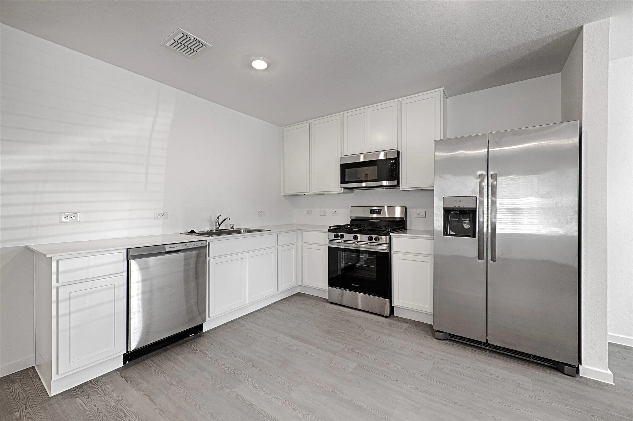 Condominium For Rent in Tarrant County , 1617 Verdin Drive, Fort Worth, Texas 76140, 3 Bedroom, 2 Bathroom, Garage spaces, 1,192 Sqft, built in 2026, mls#21364649, Real Estate Agent in Fort Worth, Homes For Rent in Tarrant county, Homes For Rent in Fort Worth, Realtor in Fort Worth Texas, Real Estate Brokerage Independent Realty Texas, Luminita Cordes Realtor