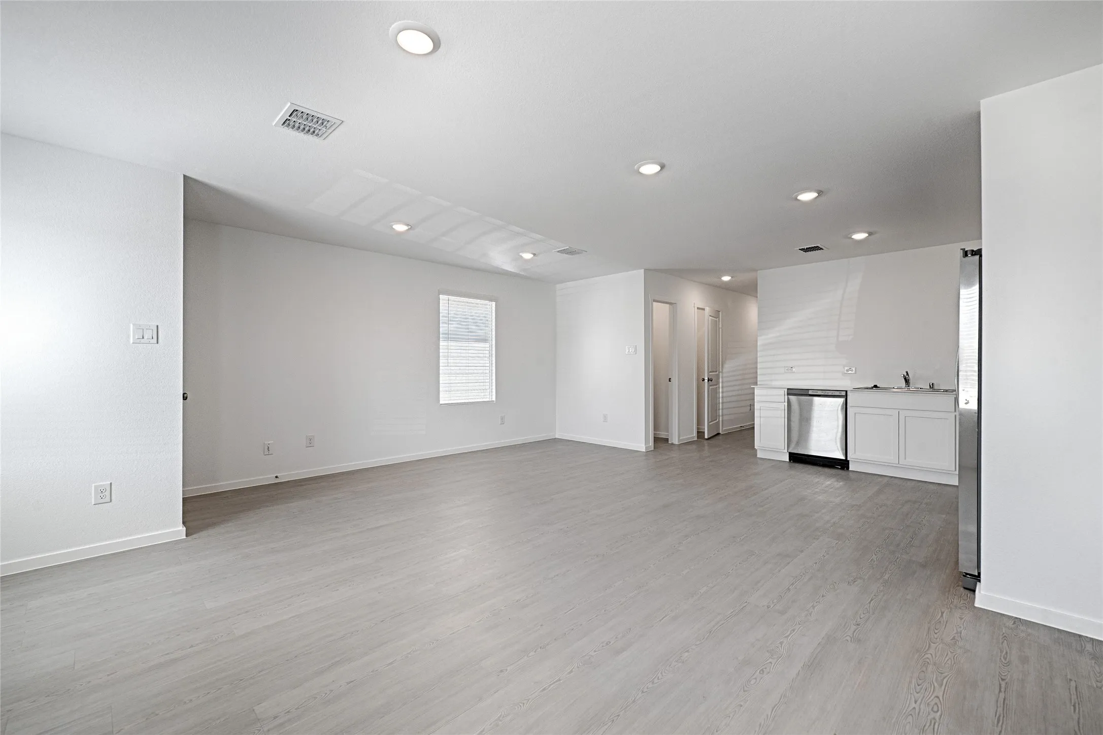 Condominium For Rent in Tarrant County , 1617 Verdin Drive, Fort Worth, Texas 76140, 3 Bedroom, 2 Bathroom, Garage spaces, 1,192 Sqft, built in 2026, mls#21364649, Real Estate Agent in Fort Worth, Homes For Rent in Tarrant county, Homes For Rent in Fort Worth, Realtor in Fort Worth Texas, Real Estate Brokerage Independent Realty Texas, Luminita Cordes Realtor