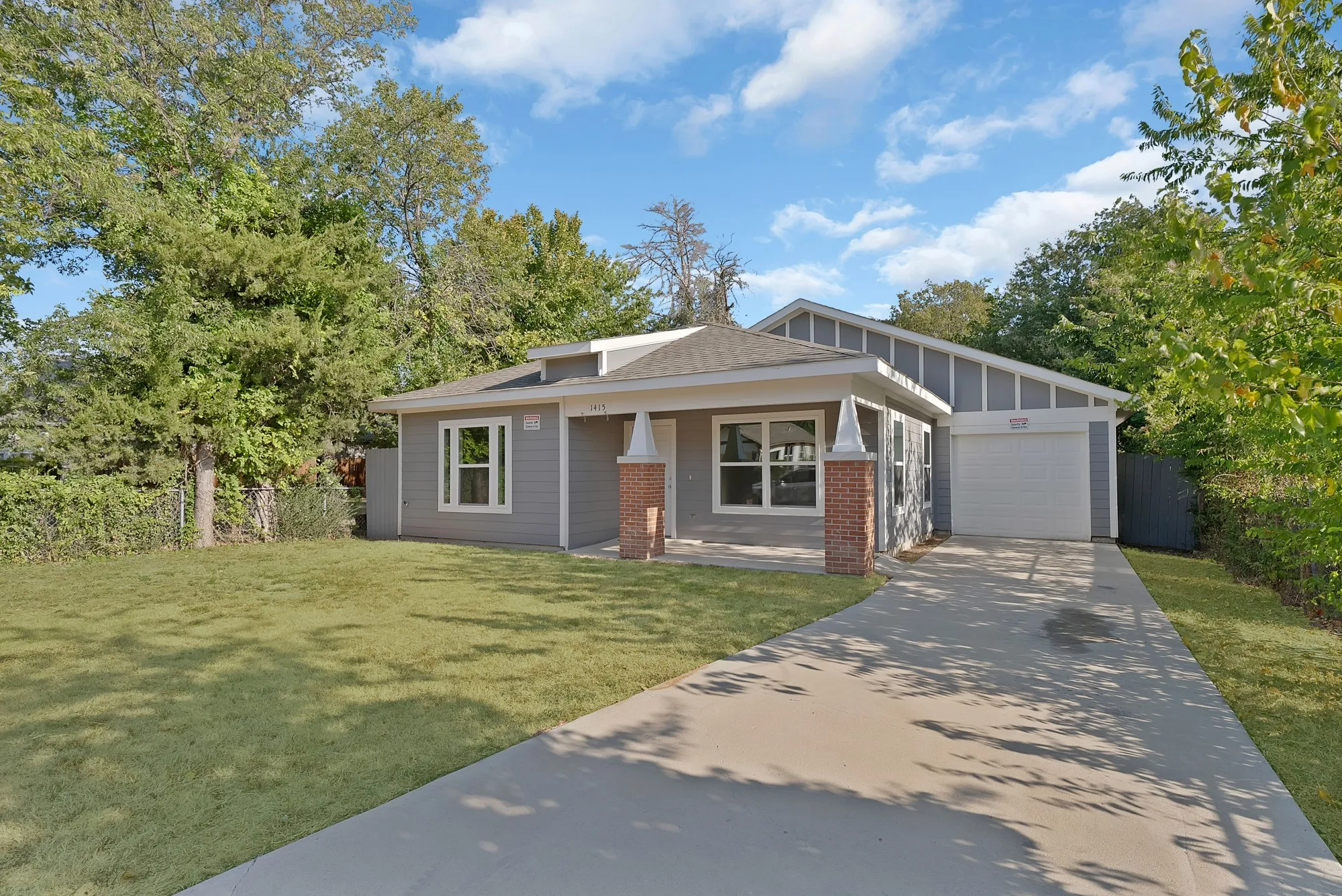 Single Family Residence For Rent in Tarrant County , 1415 E Jefferson Avenue, Fort Worth, Texas 76104, 3 Bedroom, 2 Bathroom, 1 Garage spaces, 1,136 Sqft, built in 2022, mls#21364636, Real Estate Agent in Fort Worth, Homes For Rent in Tarrant county, Homes For Rent in Fort Worth, Realtor in Fort Worth Texas, Real Estate Brokerage Independent Realty Texas, Luminita Cordes Realtor