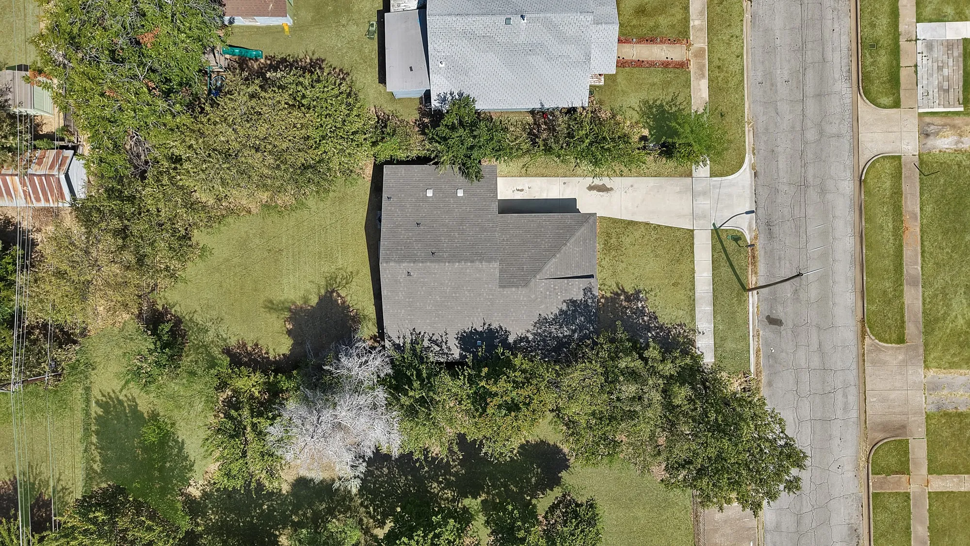 Single Family Residence For Rent in Tarrant County , 1415 E Jefferson Avenue, Fort Worth, Texas 76104, 3 Bedroom, 2 Bathroom, 1 Garage spaces, 1,136 Sqft, built in 2022, mls#21364636, Real Estate Agent in Fort Worth, Homes For Rent in Tarrant county, Homes For Rent in Fort Worth, Realtor in Fort Worth Texas, Real Estate Brokerage Independent Realty Texas, Luminita Cordes Realtor