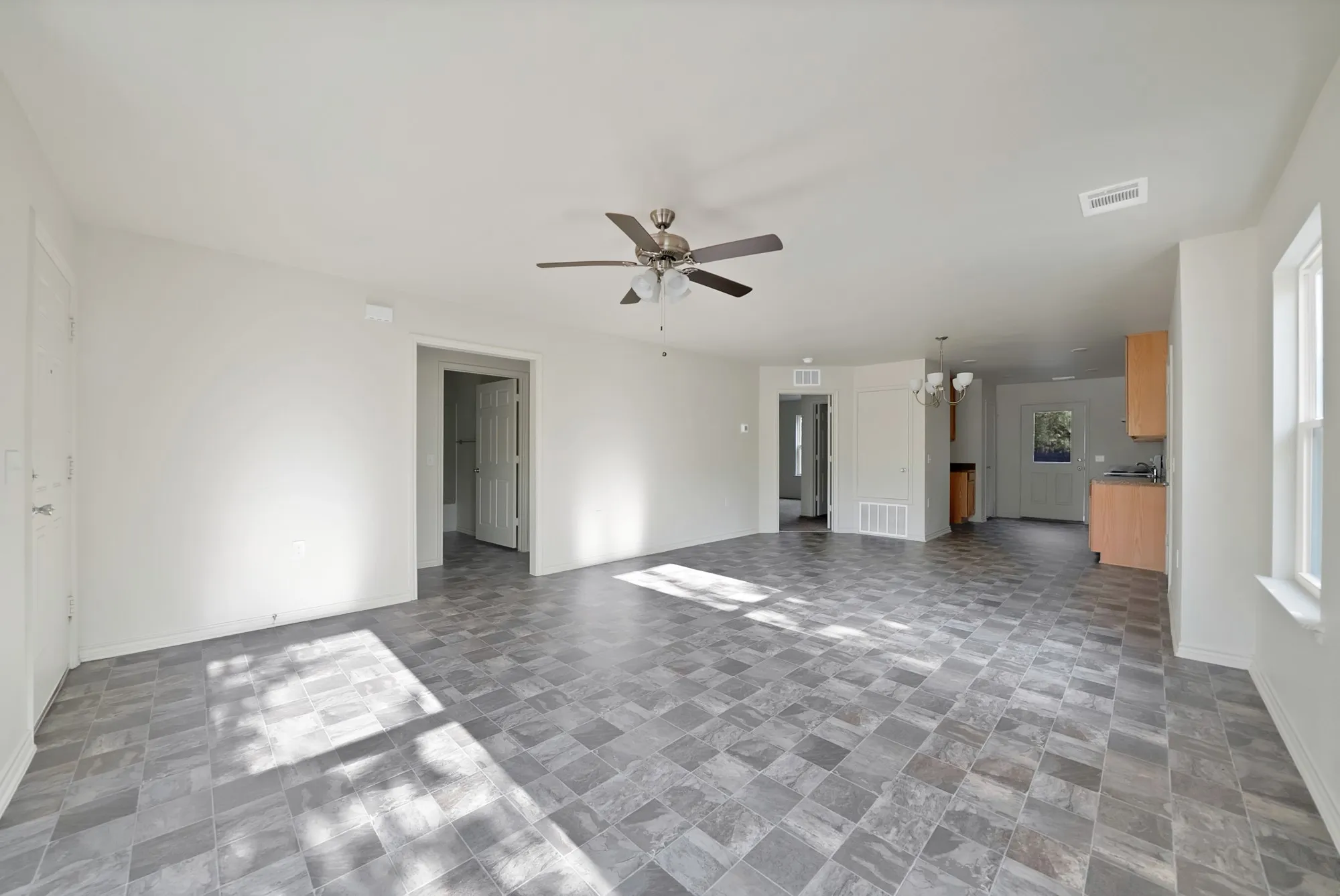 Single Family Residence For Rent in Tarrant County , 1415 E Jefferson Avenue, Fort Worth, Texas 76104, 3 Bedroom, 2 Bathroom, 1 Garage spaces, 1,136 Sqft, built in 2022, mls#21364636, Real Estate Agent in Fort Worth, Homes For Rent in Tarrant county, Homes For Rent in Fort Worth, Realtor in Fort Worth Texas, Real Estate Brokerage Independent Realty Texas, Luminita Cordes Realtor