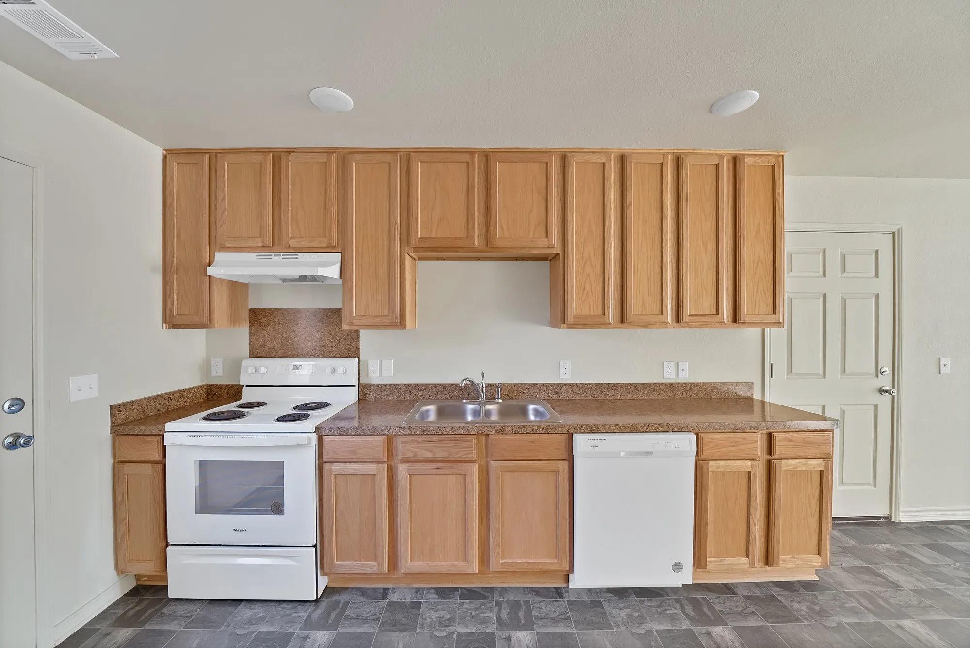 Single Family Residence For Rent in Tarrant County , 1415 E Jefferson Avenue, Fort Worth, Texas 76104, 3 Bedroom, 2 Bathroom, 1 Garage spaces, 1,136 Sqft, built in 2022, mls#21364636, Real Estate Agent in Fort Worth, Homes For Rent in Tarrant county, Homes For Rent in Fort Worth, Realtor in Fort Worth Texas, Real Estate Brokerage Independent Realty Texas, Luminita Cordes Realtor