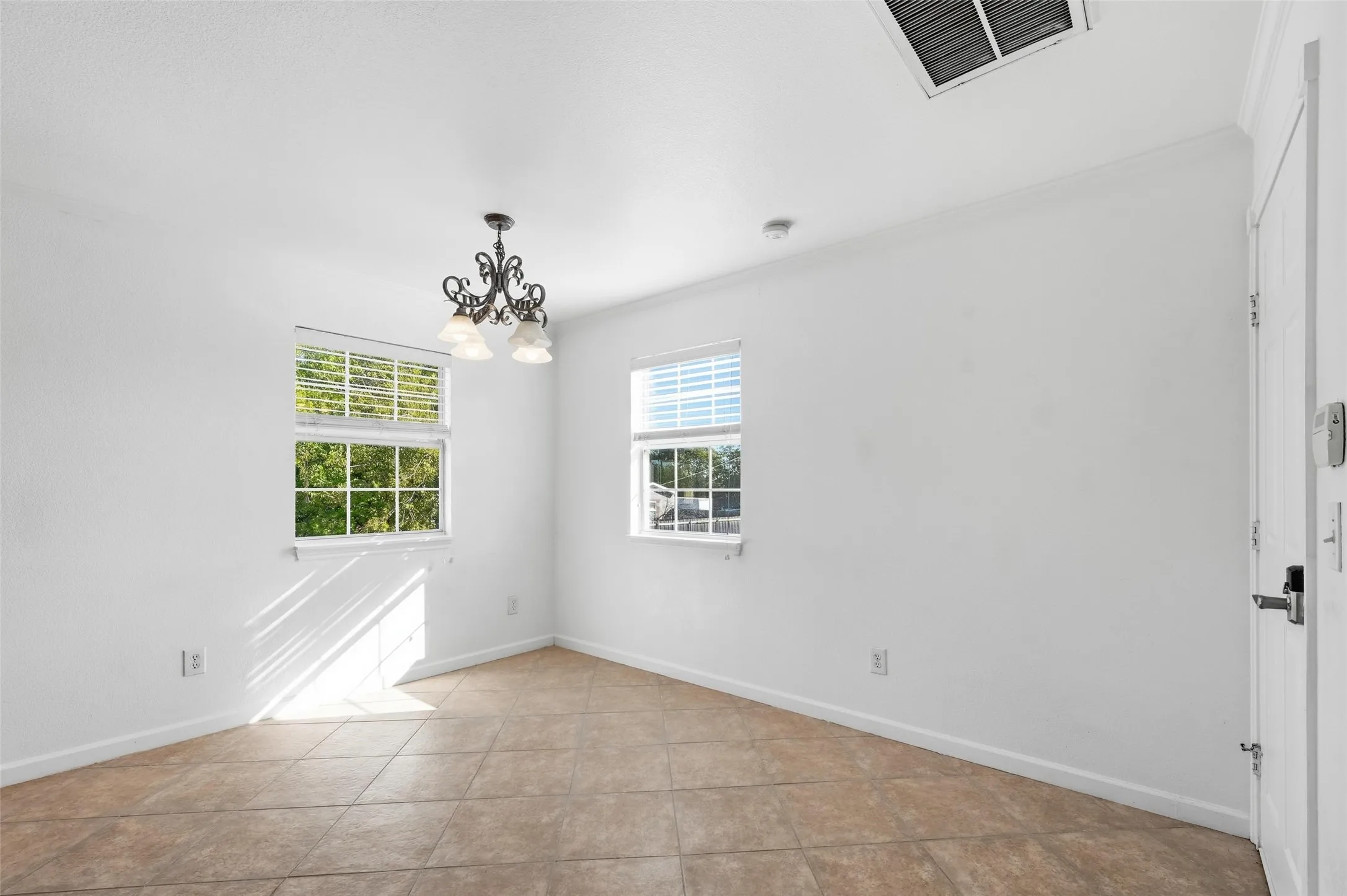 Apartment For Rent in Collin County , 633 Rose Garden Drive 2, Mc Kinney, Texas 75072, 2 Bedroom, 1 Bathroom, Garage spaces, 1,012 Sqft, built in 2007, mls#21363796, Real Estate Agent in Mc Kinney, Homes For Rent in Collin county, Homes For Rent in Mc Kinney, Realtor in Mc Kinney Texas, Real Estate Brokerage Independent Realty Texas, Luminita Cordes Realtor