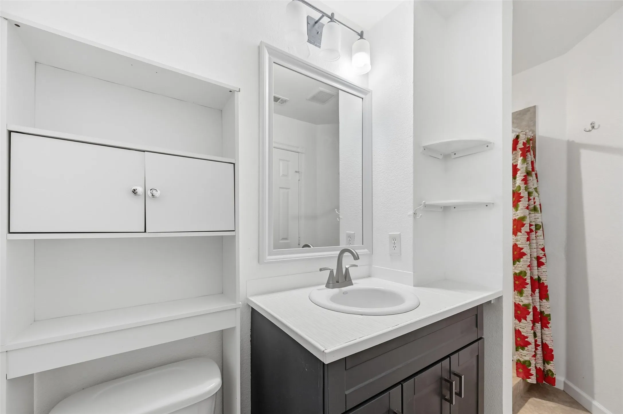 Apartment For Rent in Collin County , 633 Rose Garden Drive 2, Mc Kinney, Texas 75072, 2 Bedroom, 1 Bathroom, Garage spaces, 1,012 Sqft, built in 2007, mls#21363796, Real Estate Agent in Mc Kinney, Homes For Rent in Collin county, Homes For Rent in Mc Kinney, Realtor in Mc Kinney Texas, Real Estate Brokerage Independent Realty Texas, Luminita Cordes Realtor